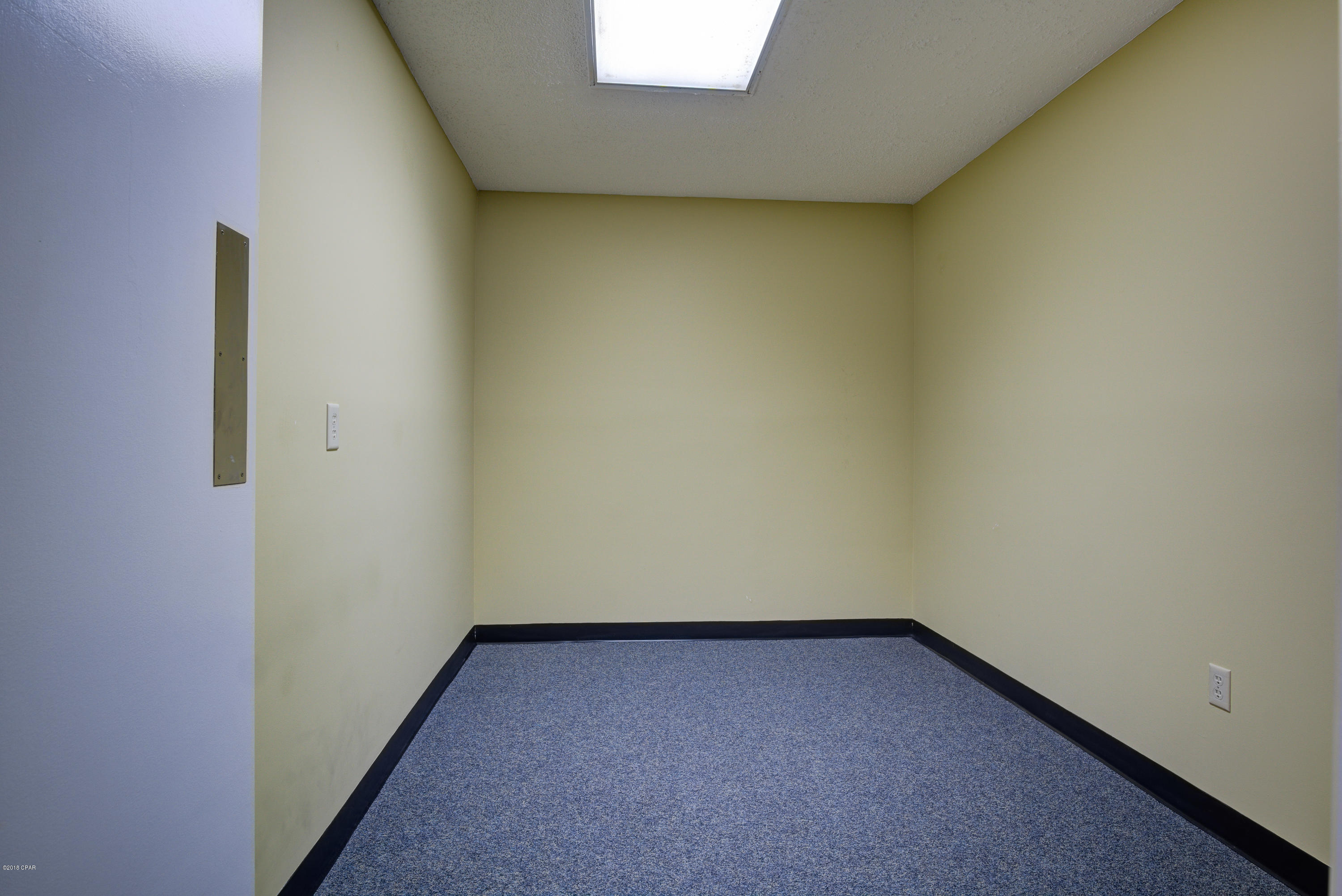 [No Recorded Subdiv] - Commercial Sale