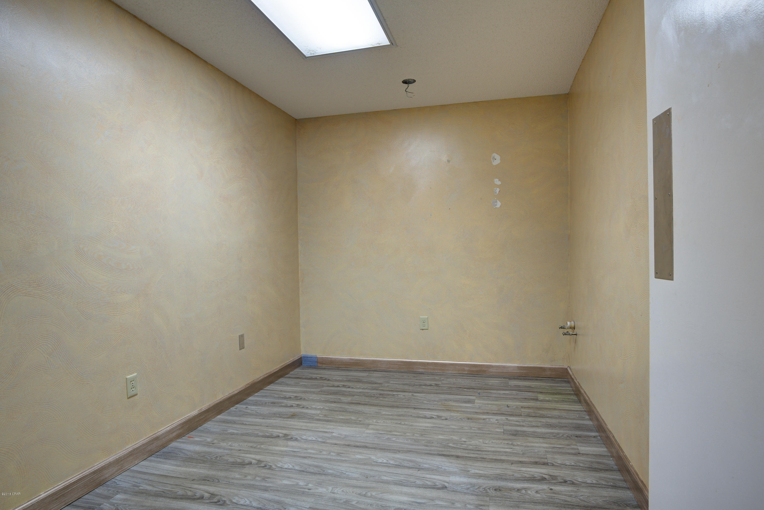 [No Recorded Subdiv] - Commercial Sale