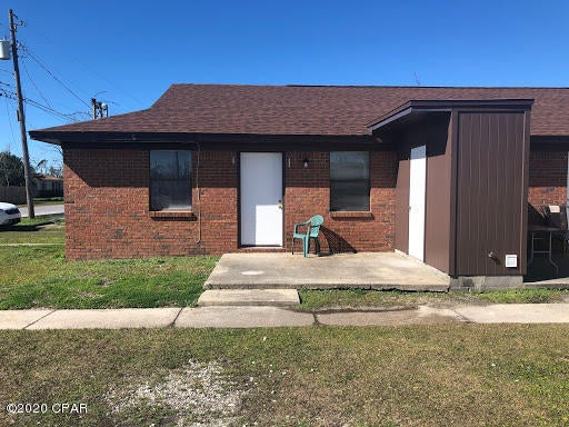 Quiet neighborhood-brick units with washer- dryer connections. . This 2 bedroom 1 bath is newly painted, new flooring, new appliances and counter tops.
