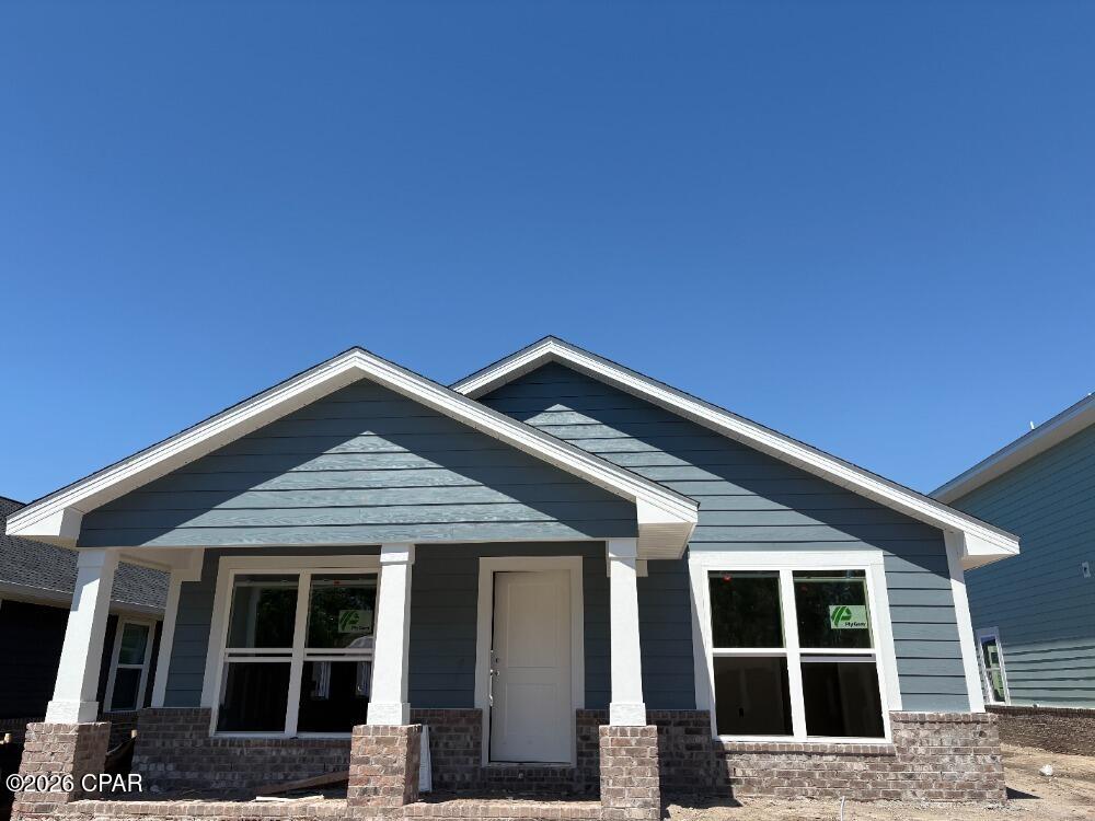Come Experience The Difference with Adams Homes in this versatile family floorplan. Includes granite countertops, CoreTec Pro Plus flooring, a sprinkler system, and a rear-load two car garage. Enjoy Florida's great outdoors by calling this peaceful WATERFRONT community home. From kayaking and fishing, to boating East Bay can accommodate it all. With beautiful intracoastal views this community is just 20 minutes from Tyndall AFB, 37 minutes to Mexico Beach, or a short boat ride to Shell Island.
