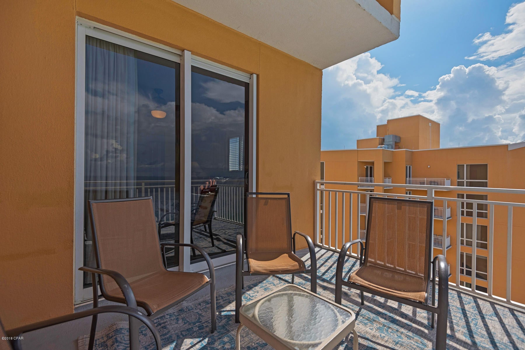 Splash Condo - Residential