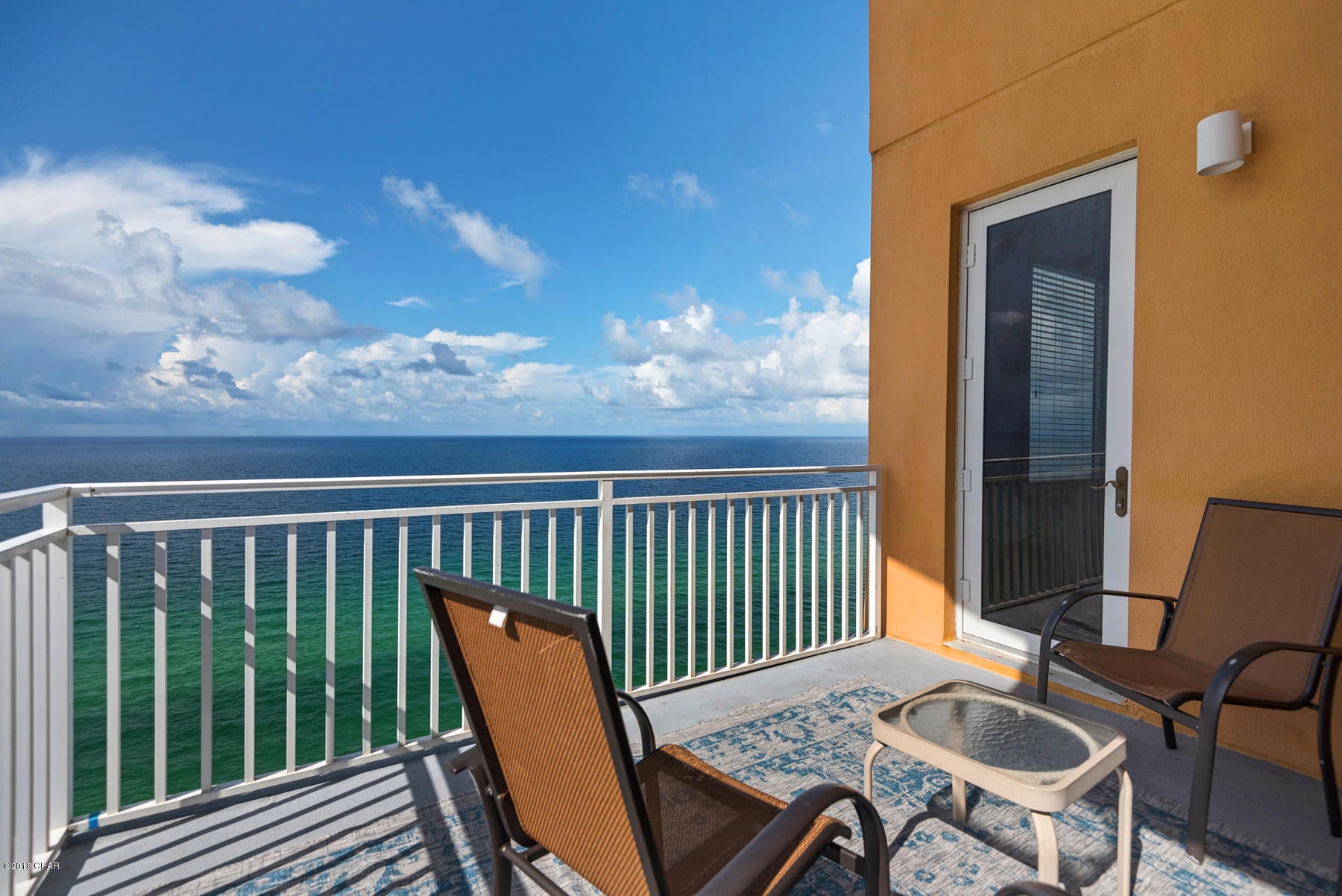 Splash Condo - Residential