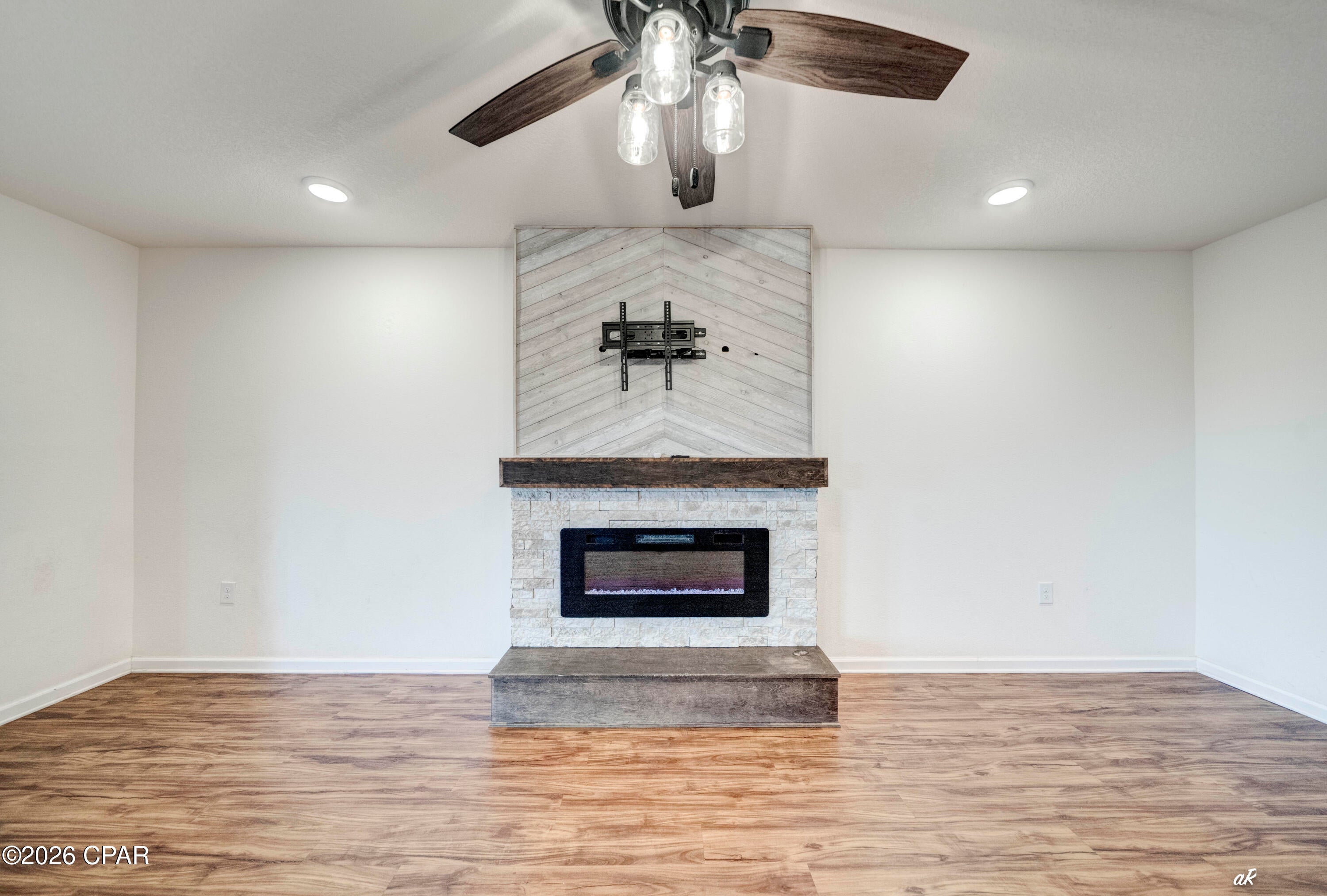 [No Recorded Subdiv] - Residential Lease