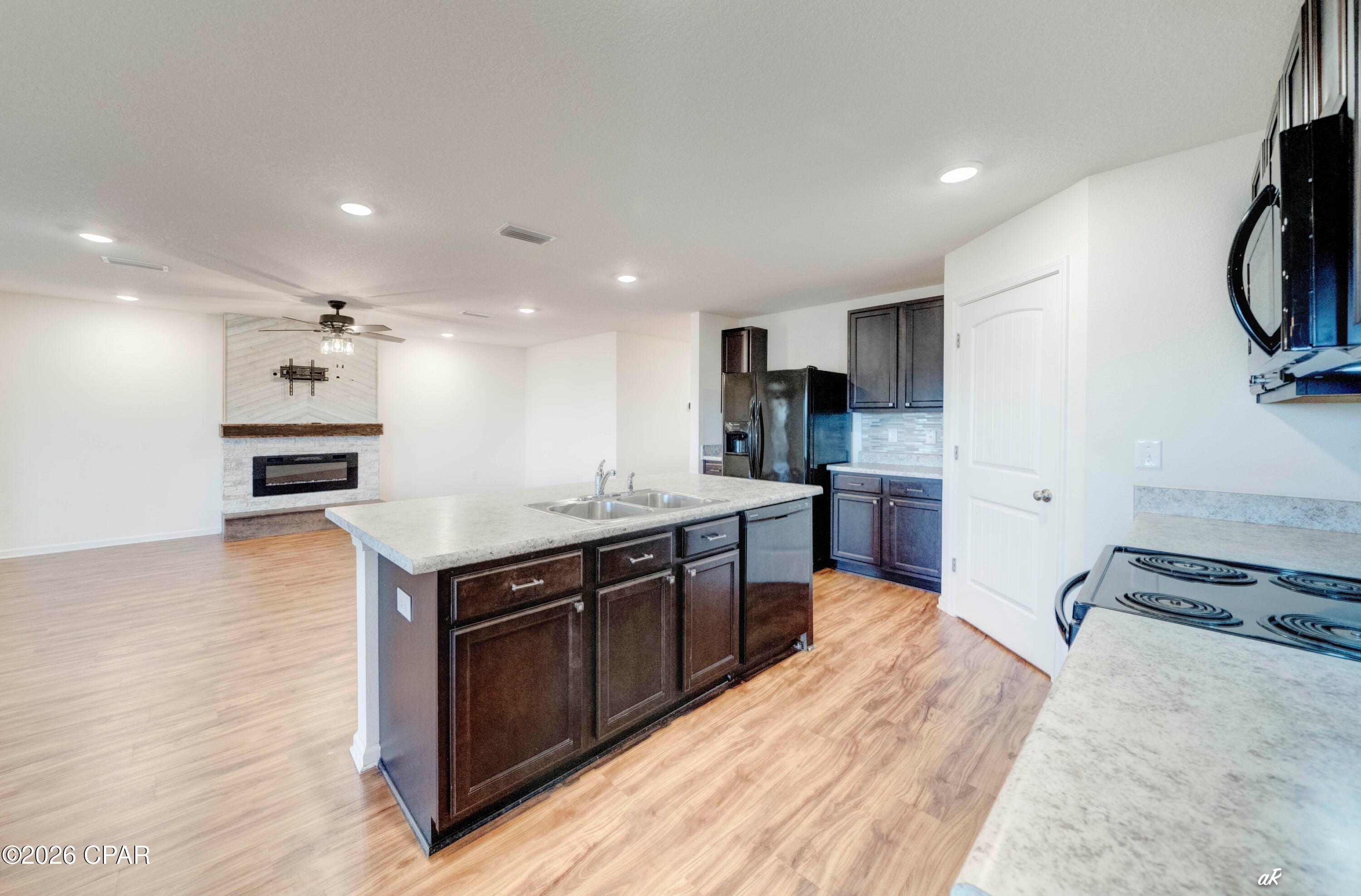 [No Recorded Subdiv] - Residential Lease