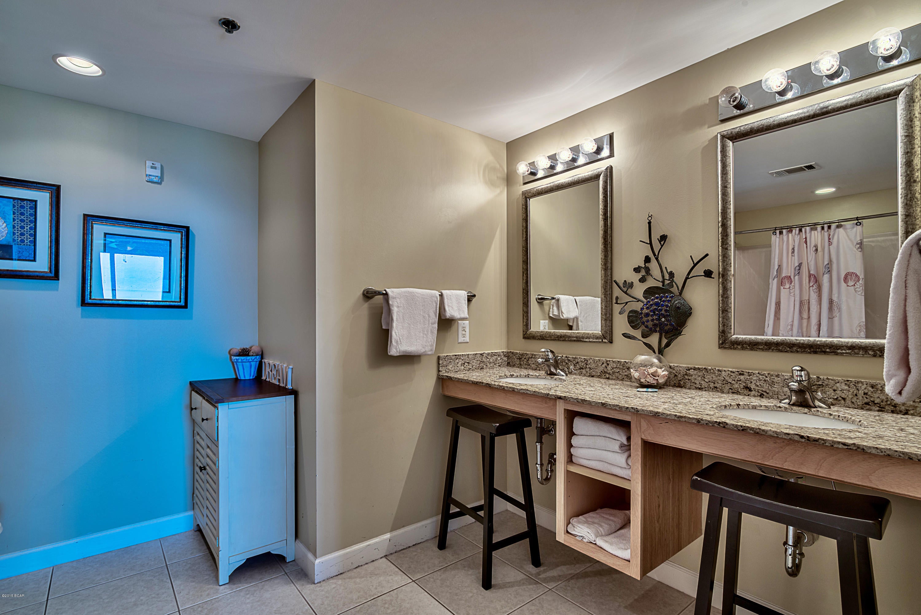 Splash Condo - Residential