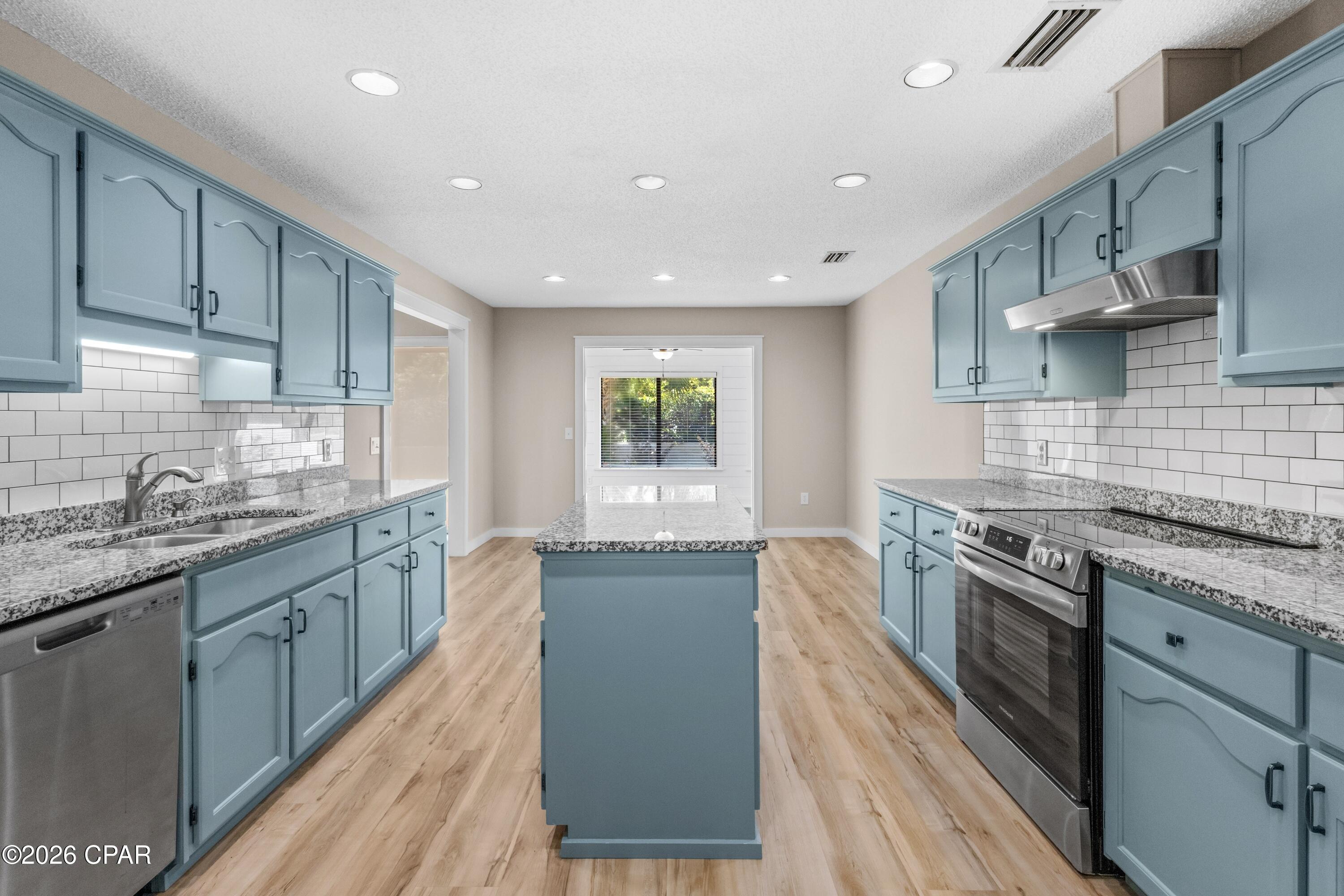 Country Club Harbour Estates - Residential