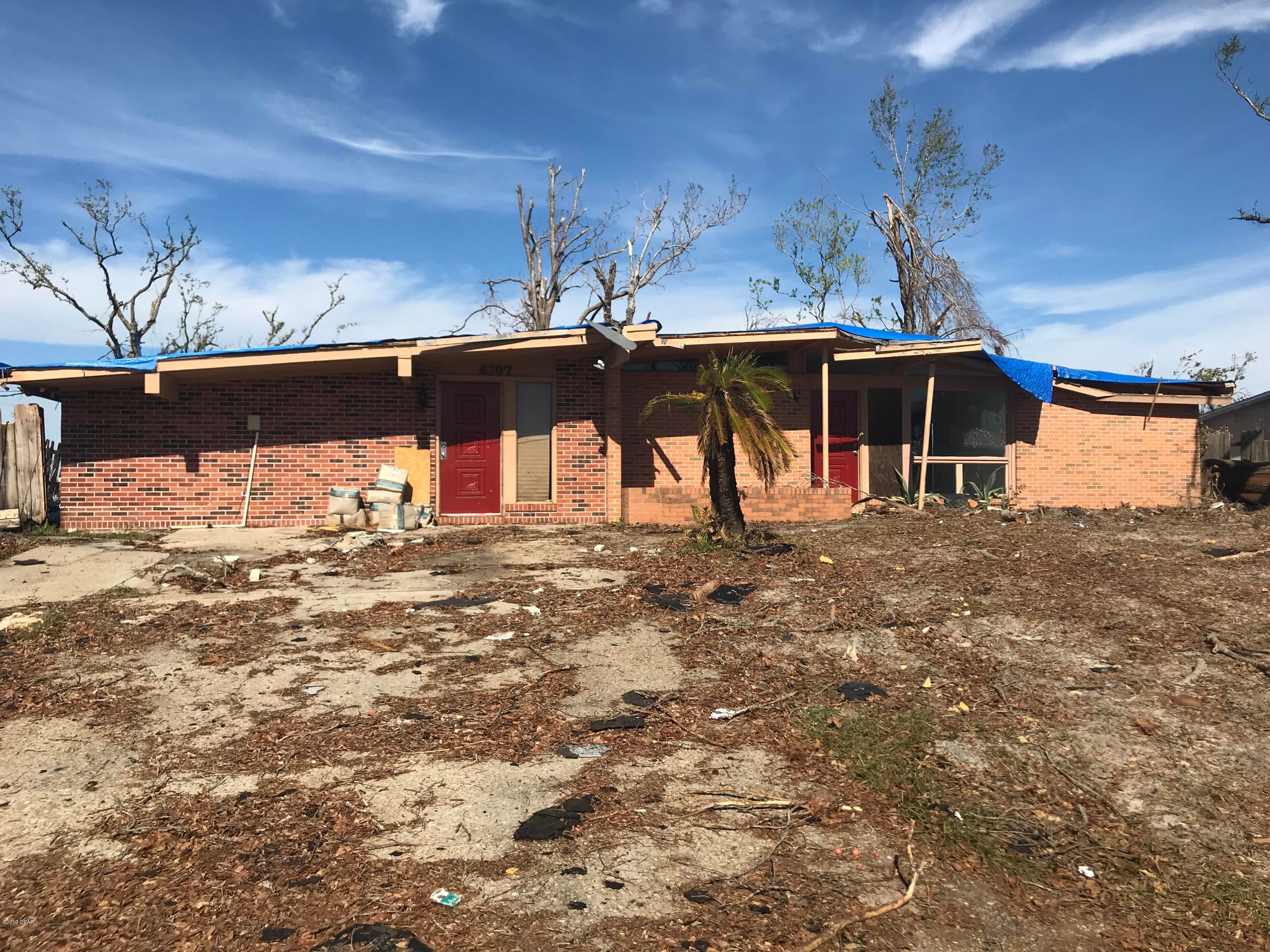 Investor special! A nice brick home in a good location The home has suffered from the hurricane and needs roof and ceiling repairs. The home is sold as-is. Cash buyers only. Contact listing agent for more info.