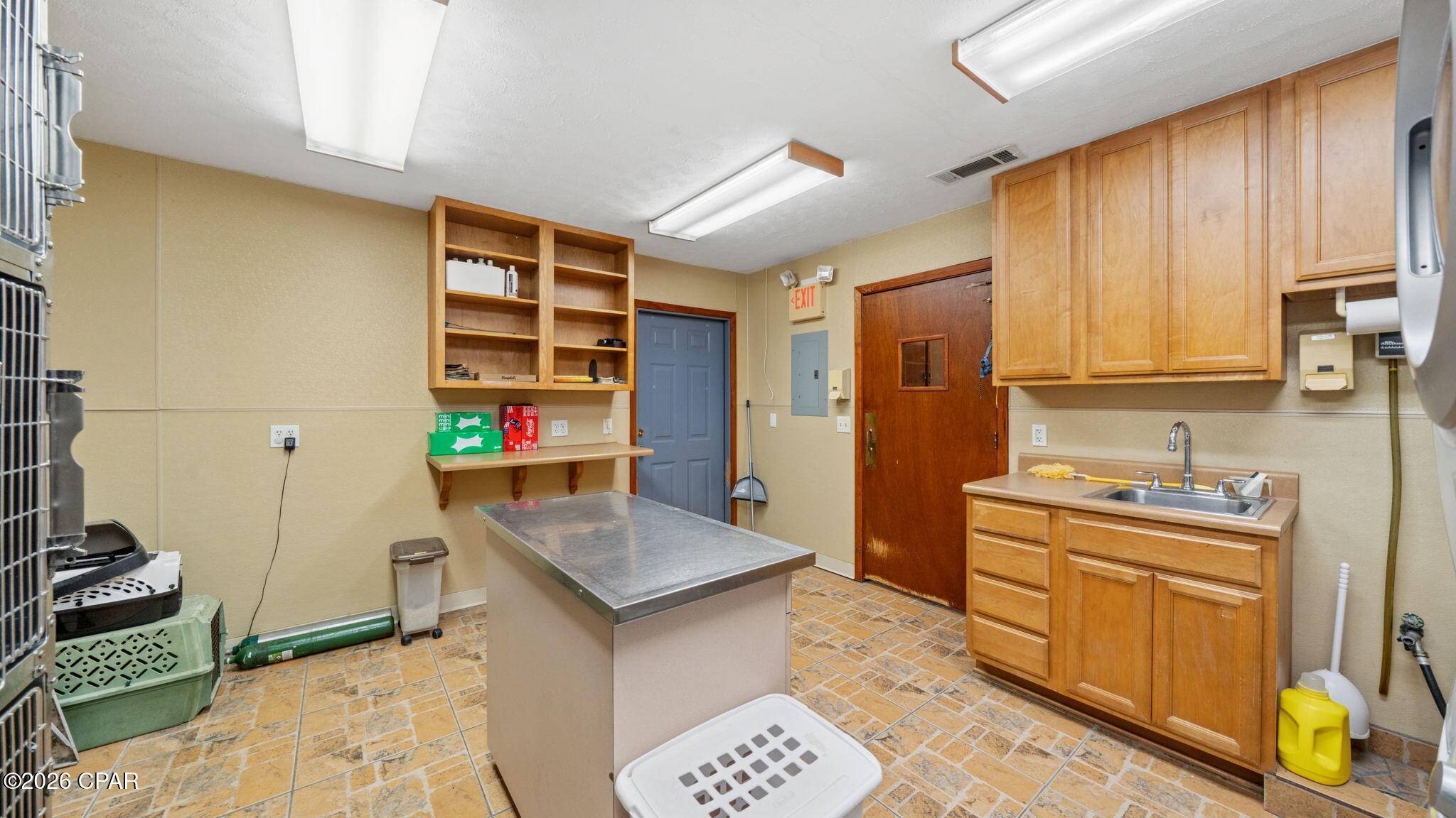 Thousand Oaks - Commercial Sale