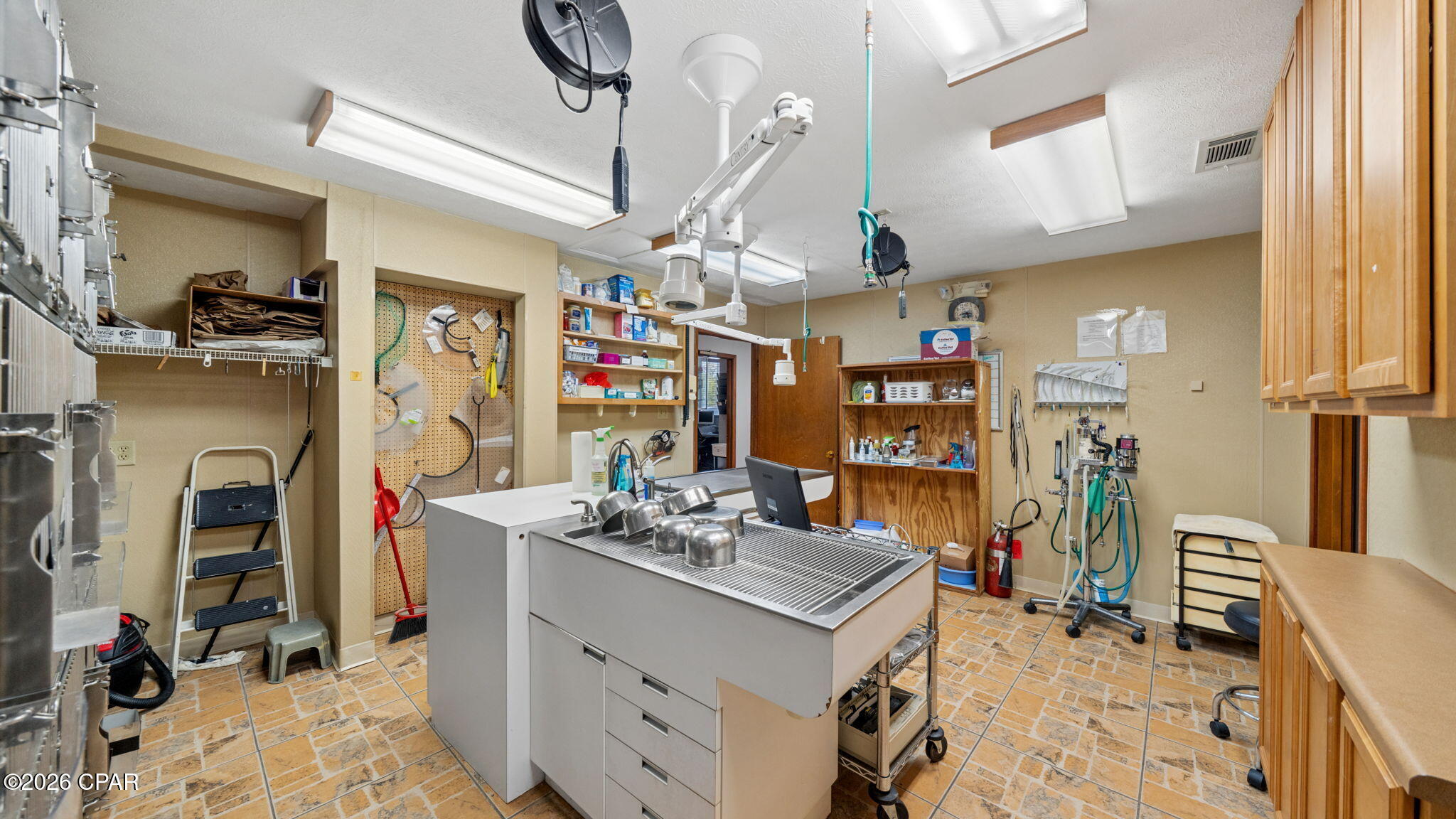 Thousand Oaks - Commercial Sale