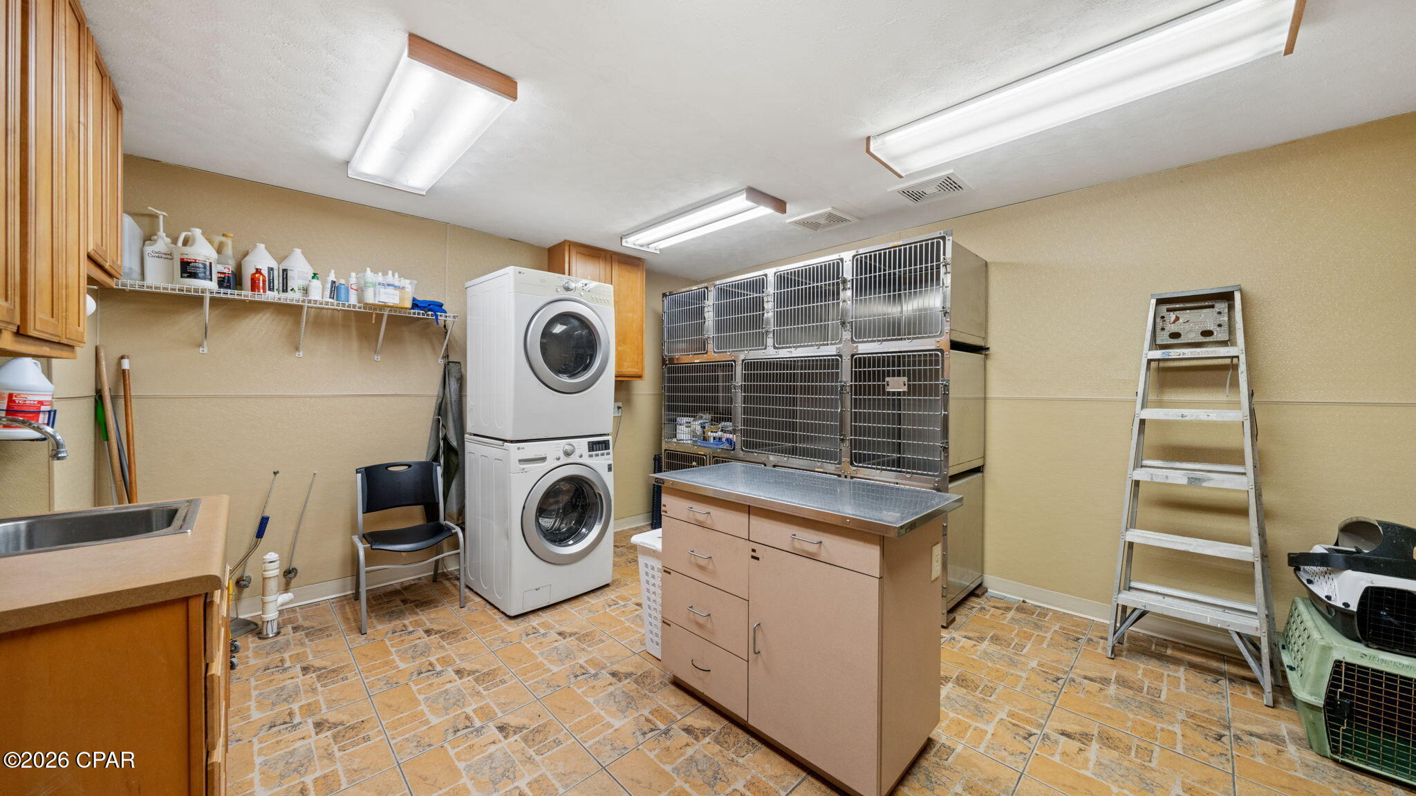 Thousand Oaks - Commercial Sale