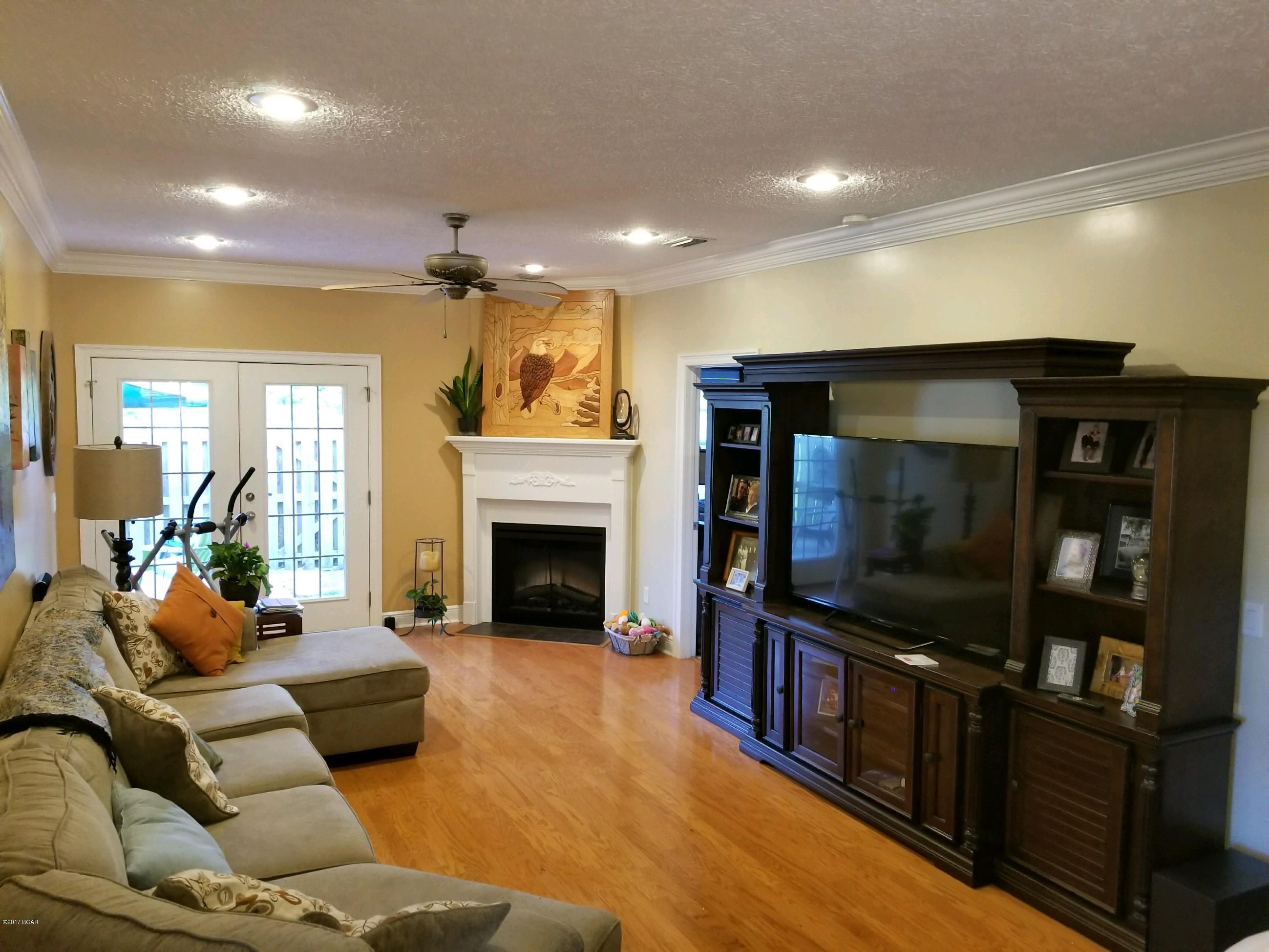 4/2.5 Beautiful 4 bedroom 2 1/2 bath Townhouse in the heart of Lynn Haven. This home has many upgrades from double crown molding, hard wood floors, top of line fixtures, spacious open floor plan going into the fully loaded kitchen and dining room area. This particular unit has an enclosed fenced in back yard, unique to the rest of the community. All property sizes and ages are approximate, please measure and/or verify if important. 

School assignments are subject to change, please check with Bay County for most accurate information.

Deposit is the same as the rent.

Pets allowed with owner approval and NON REFUNDABLE pet fee applies per pet.  Breed restrictions apply.25 lb and under. NO CATS