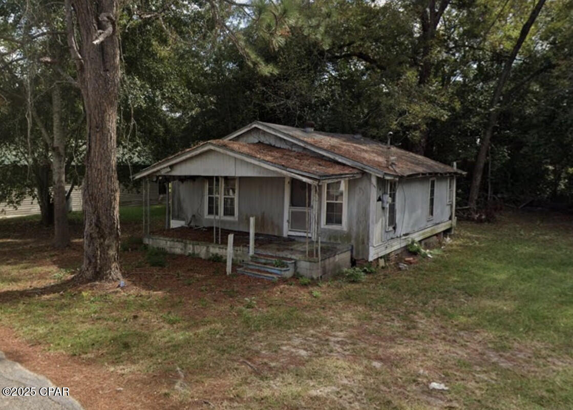 Great Investor Opportunity! Conveniently located this property has a lot of potential to unlock. Currently a 2 bed/1 bath house on the property that would need a full heavy rehab. The property is being sold AS-IS, no repairs or improvements will be made. Serious inquiries only and please Do Not Visit The Property Without Permission.