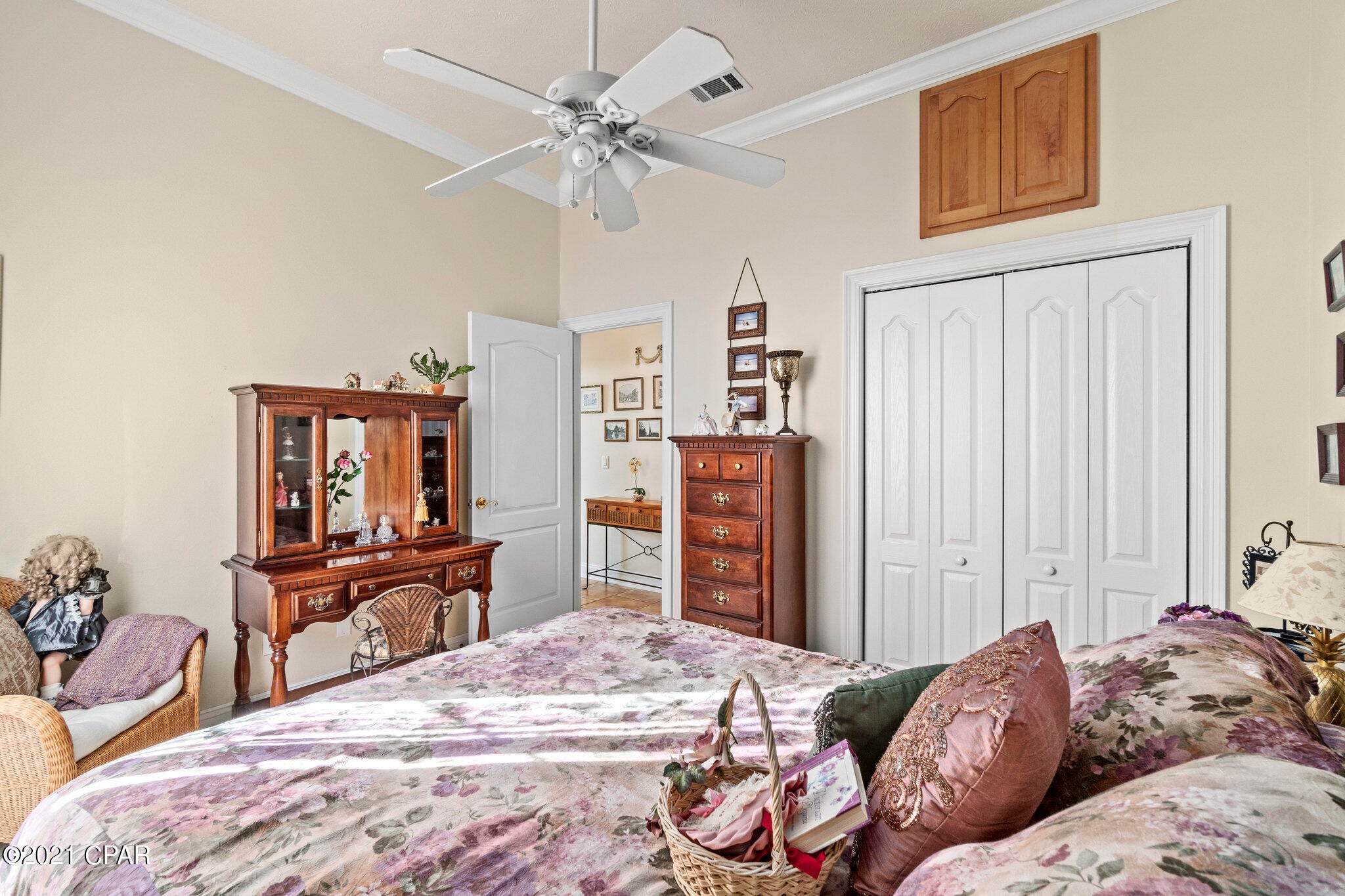 Jamaican Lake Condos - Residential