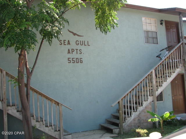 Apartment located conveniently to the beach and shopping. This 1 bedroom, 1 bath home apartment with a nice layout. Downstairs unit.



*water, sewer, pest control and lawn service included*



*No Pets*