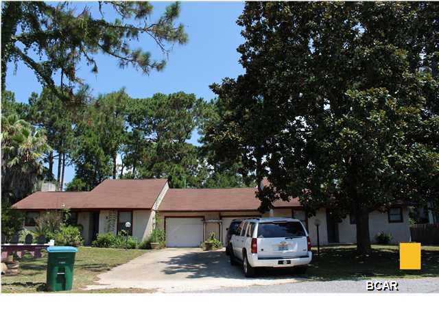 Duplex - Income Property - Attention all investors, leased duplex available.  Each side has the following; two bedrooms; two baths; living room; dining area; kitchen; one car garage; living room with fireplace; laundry room; wood deck; and partially fenced yard.  Units are currently leased for $900 and $950 per month with a total gross monthly rental income of $1,850 per month.  Don’t wait this project won’t last long. Rent both sides or live in one side and lease the other side.  Please do not disturb tenants.