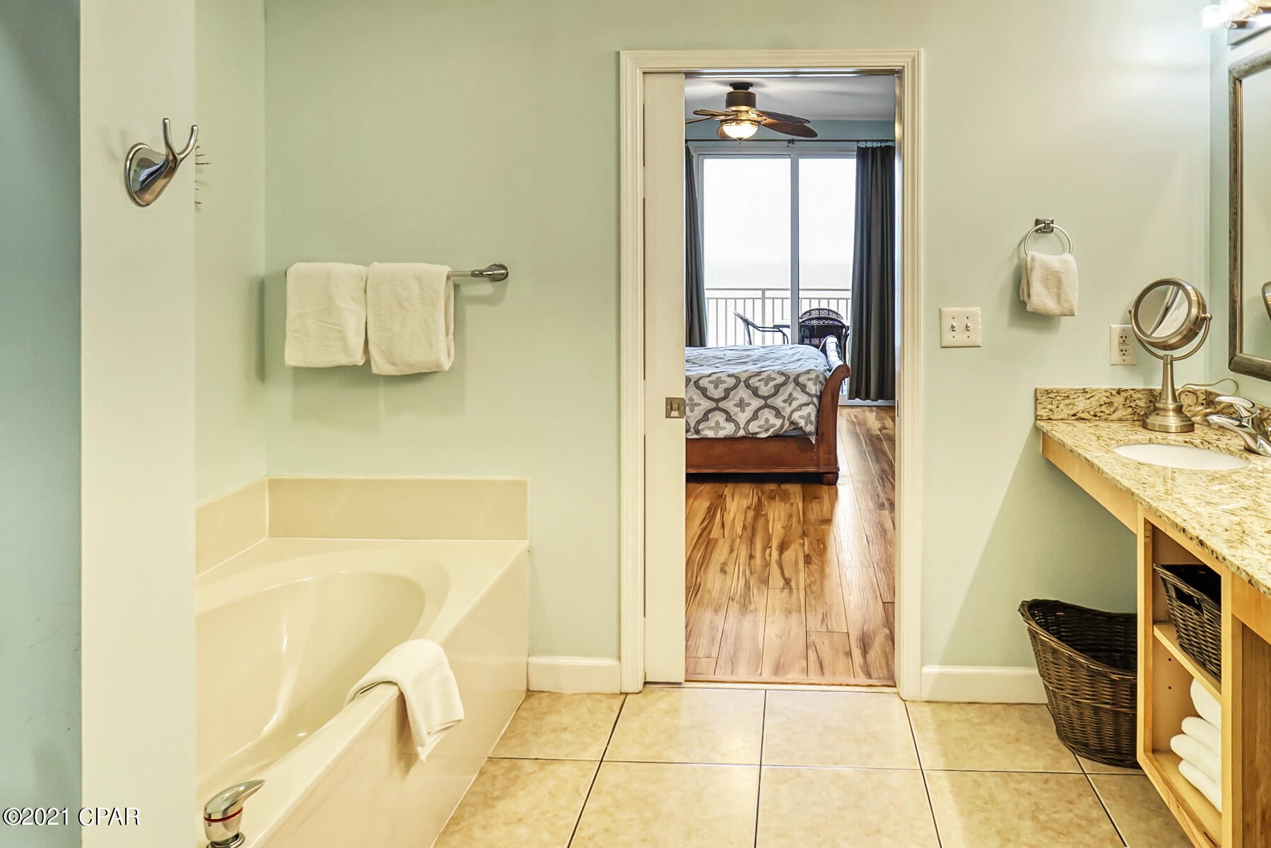 Splash Condo - Residential