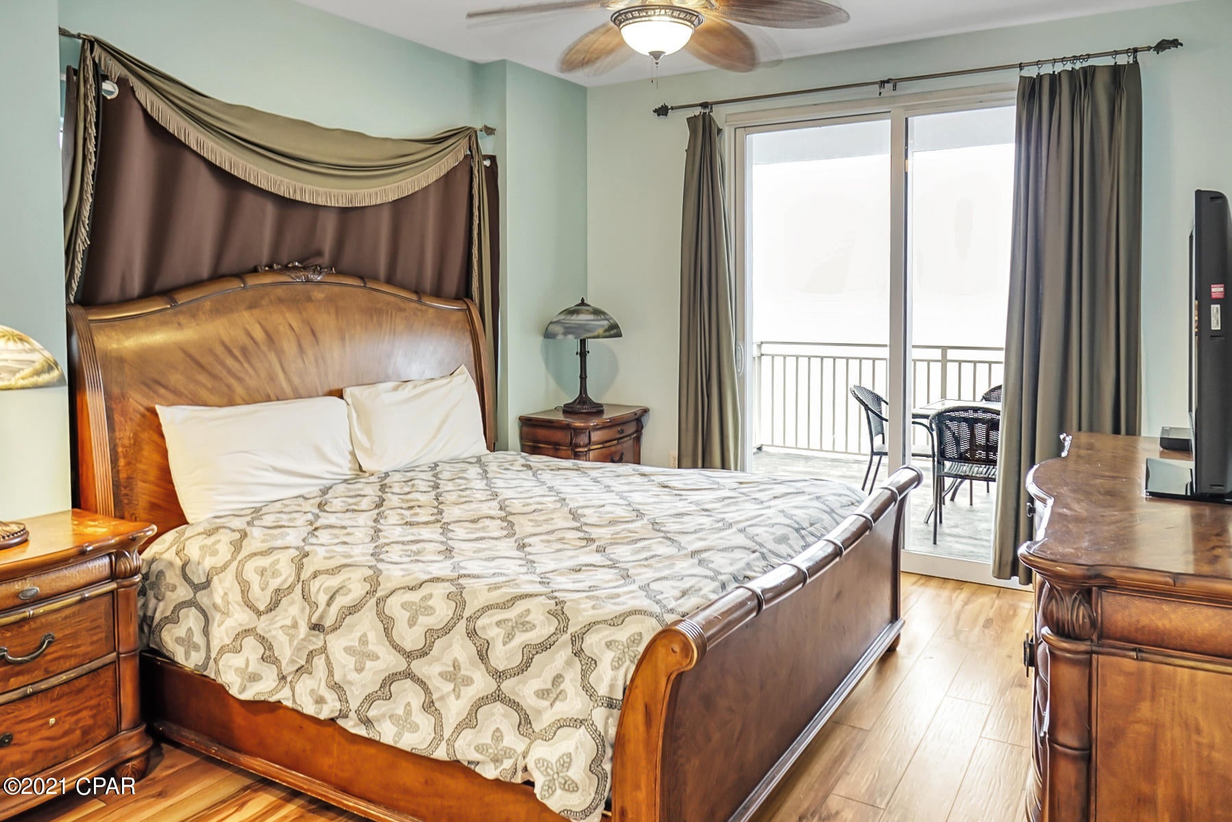 Splash Condo - Residential