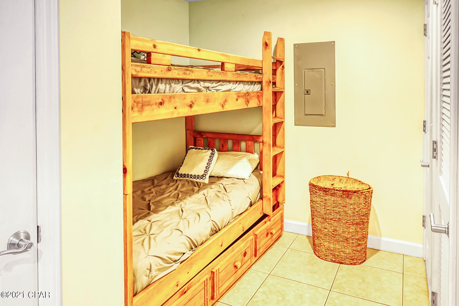 Splash Condo - Residential