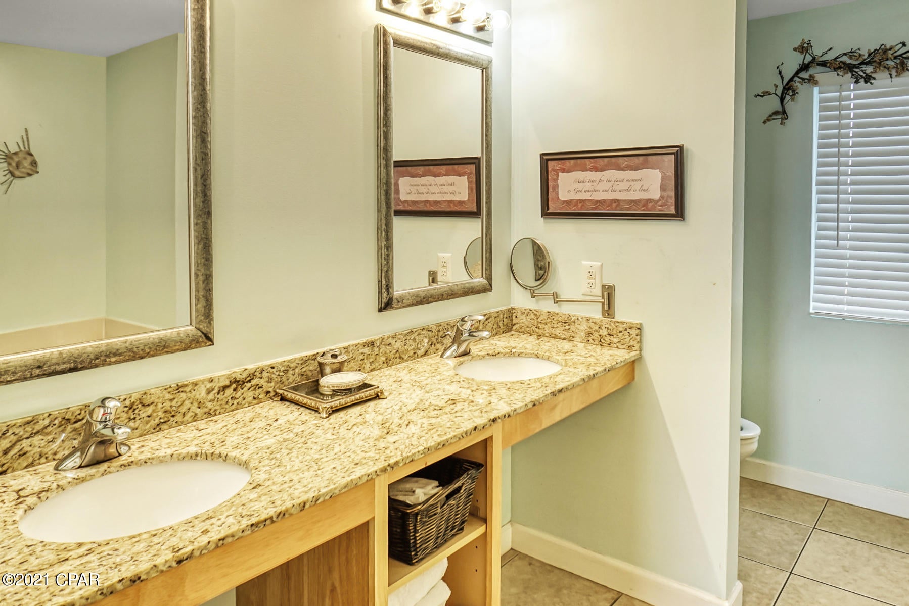 Splash Condo - Residential