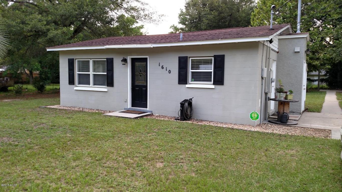 Two houses for the price of one!  The main house has 2 beds/1 bath, and was completely remodeled just a few years ago, and has nicely sized rooms.  New tile, new cabinets, new counters and new paint!  The second house was newly constructed just a few years ago, and has 1 bedroom and 1 bath with an additional kitchen, dining and living area.  This would make a great mother-in-law or teen suite.  Live in one and rent the other, or rent them both...you decide.
