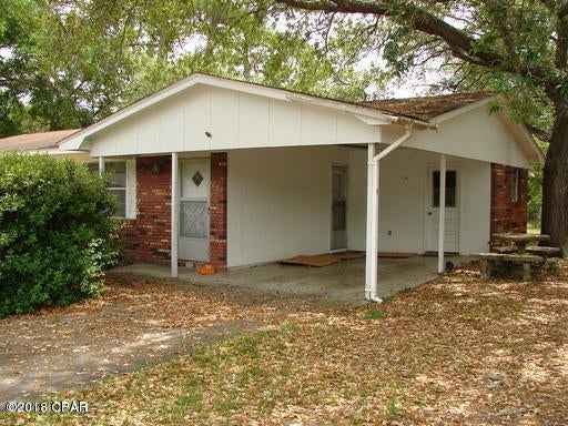This home is located in Parker close to Tyndall AFB. This home has an enclosed ''Florida room'' which can be used as a bonus room, an eat-in kitchen, carport, outside laundry room, and a large fenced yard. 



*All pets are part of the application process and subject to homeowner approval 



All measurements are approximate