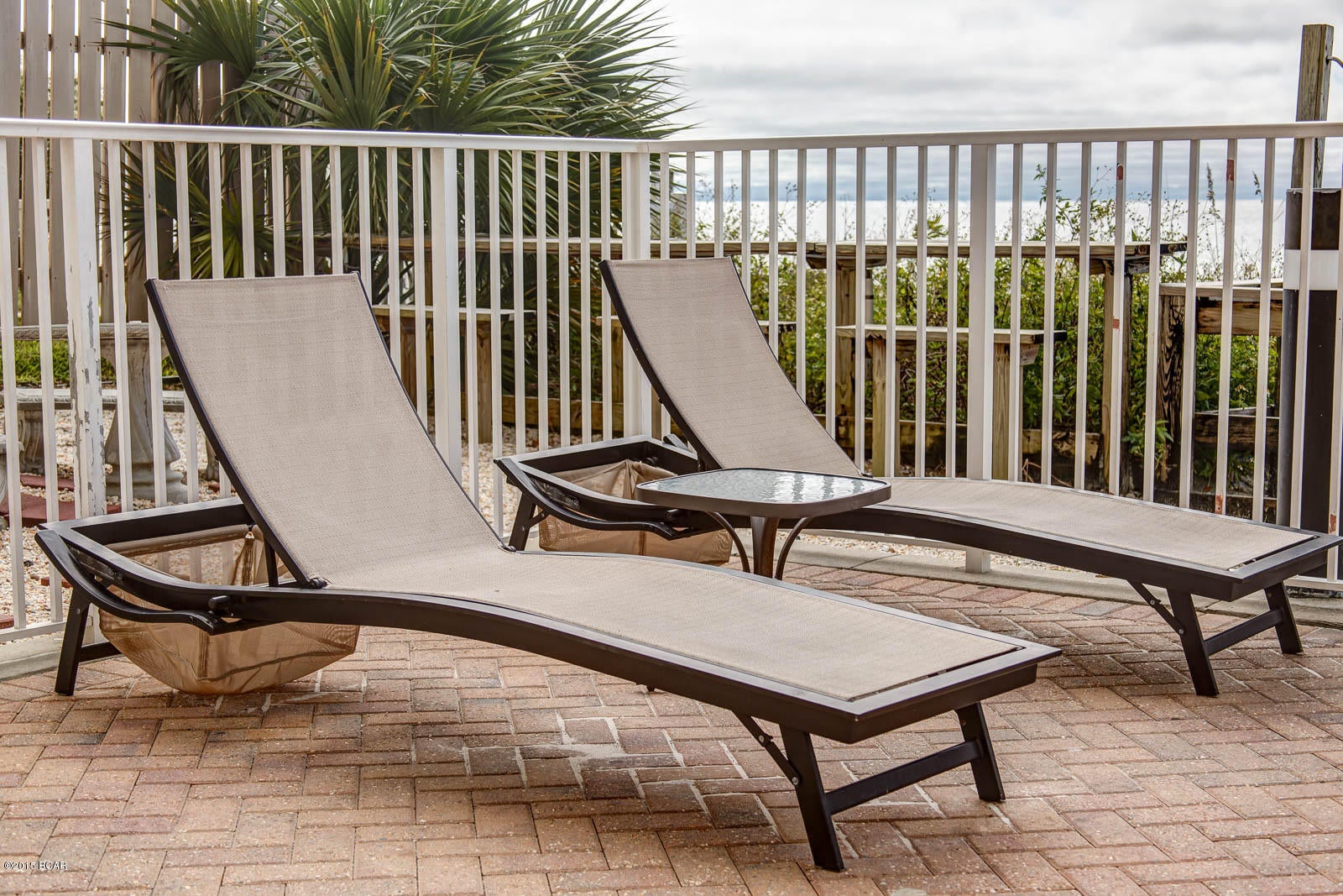 Twin Palms Resort - Residential