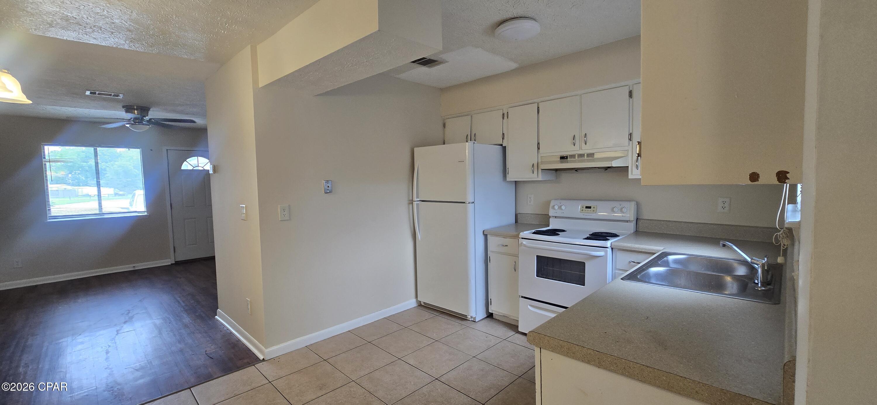 Venetian Villa 3rd Add - Residential Lease
