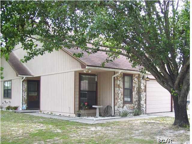 WELL MAINTAINED 3 BEDROOM, 2 BATH HOME WITH 1 CAR GARAGE, SPLIT BEDROOM FLOOR PLAN, FIREPLACE, FENCED BACK YARD, SMALL PETS NEGOTIABLE. CONVENIENT TO TAFB. SMALL PET NEGOTIABLE!