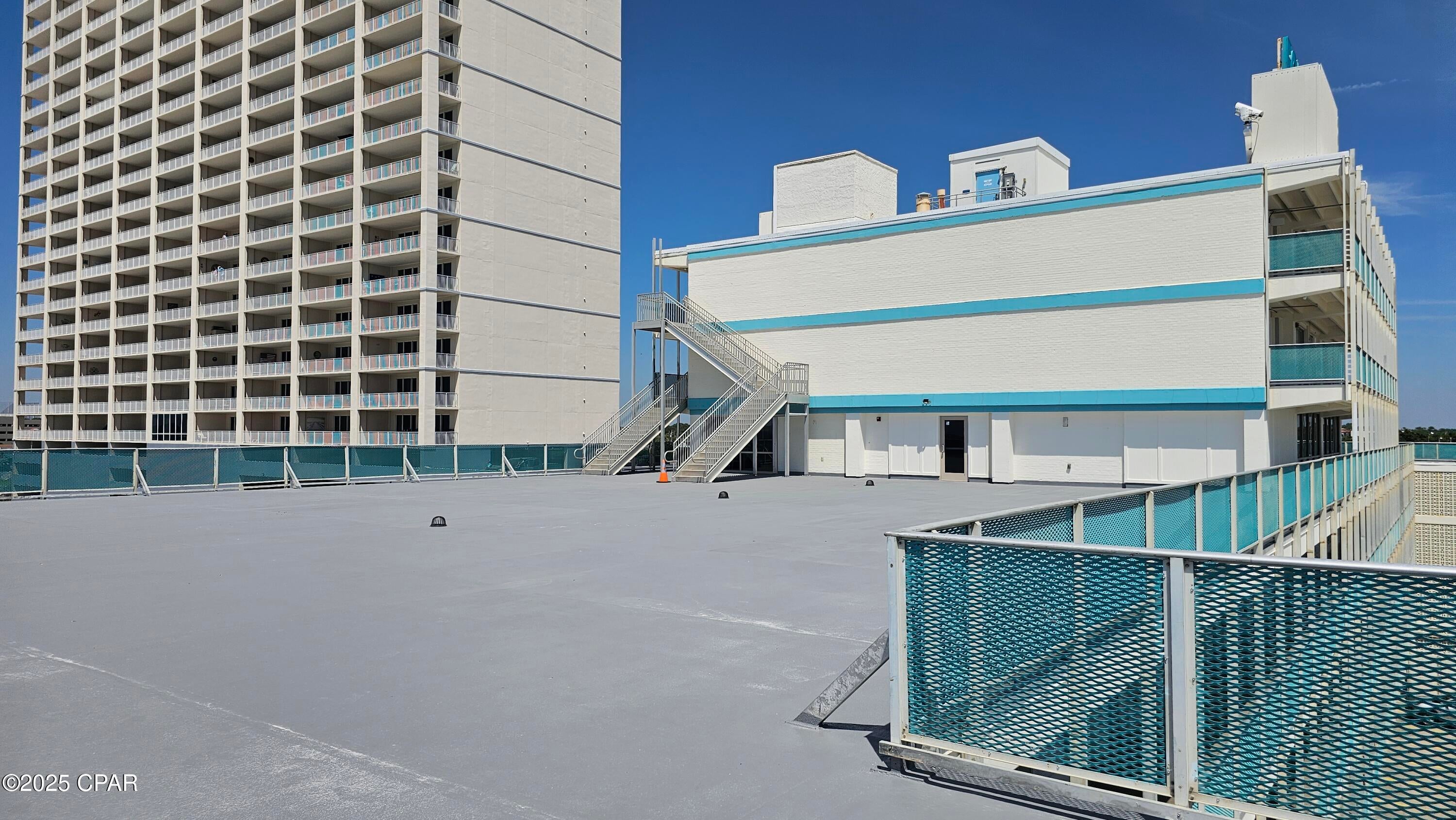 Fontainebleau Terrace - Residential