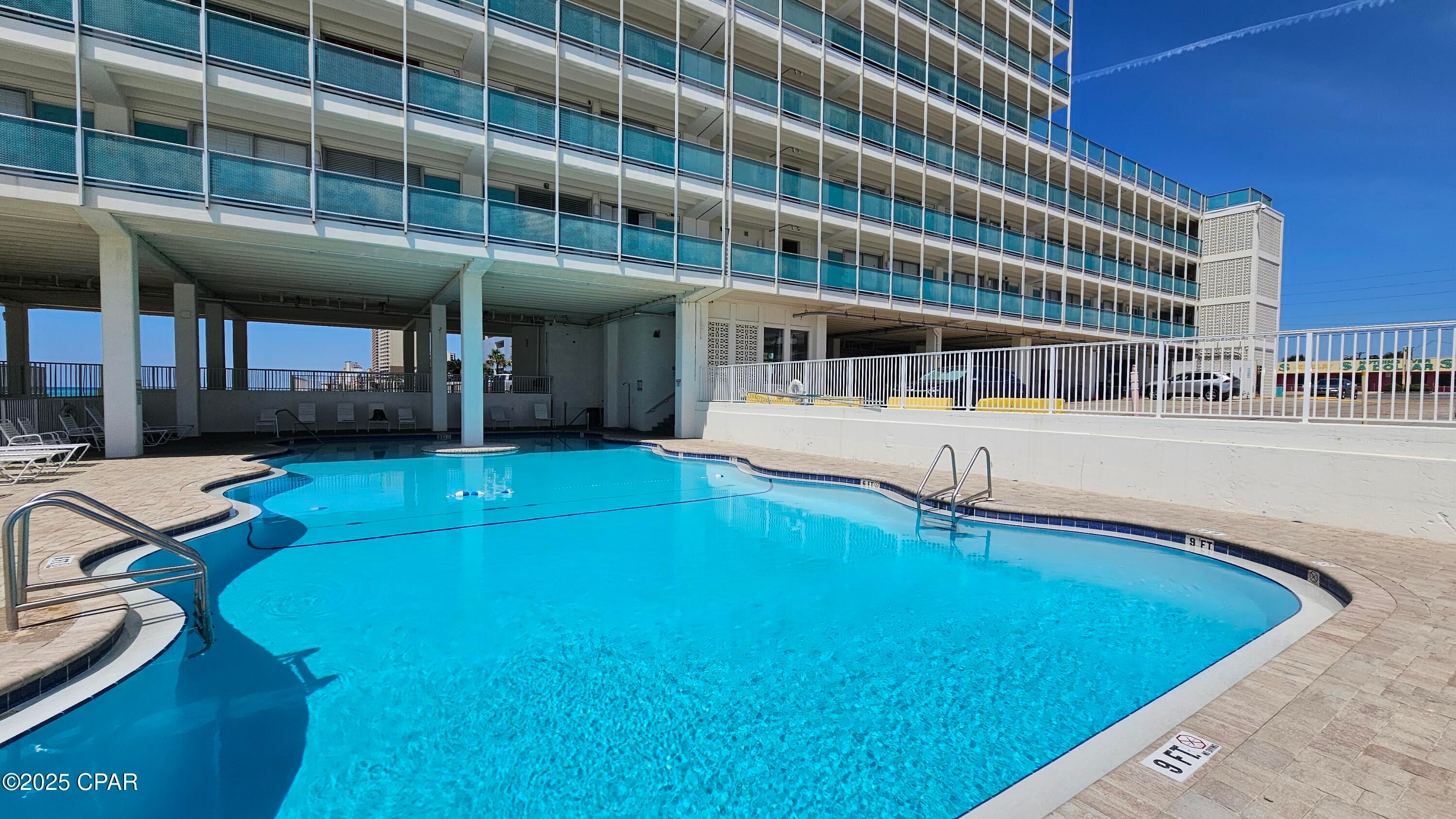 Fontainebleau Terrace - Residential