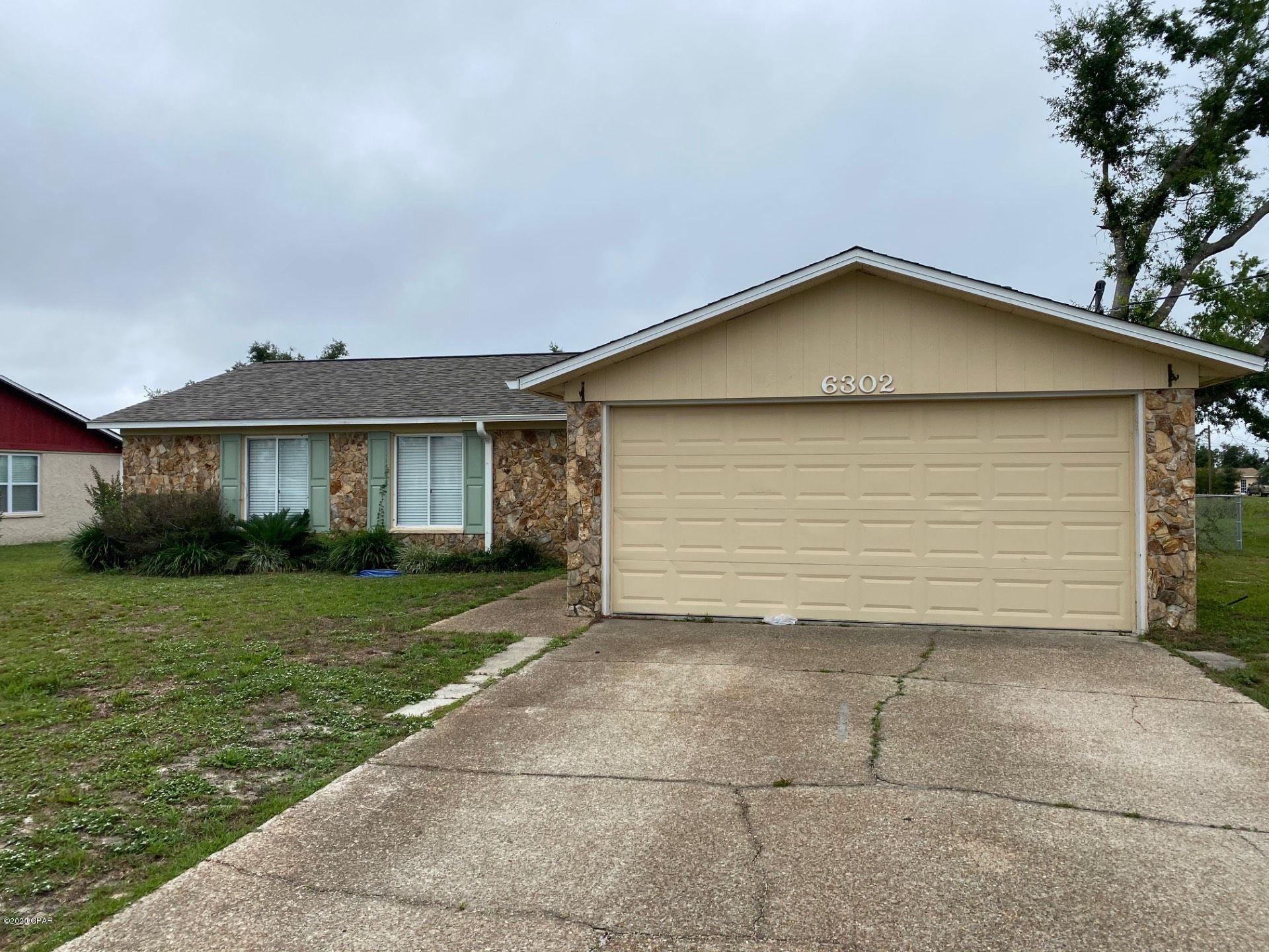 This home is centrally located near TAFB, shopping, & dining. The living room features a corner fireplace and french doors leading out to the backyard. Laundry room equipped with a washer/dryer connection and a double car garage.



*All pets are a part of the application process and are subject to the homeowner's approval*