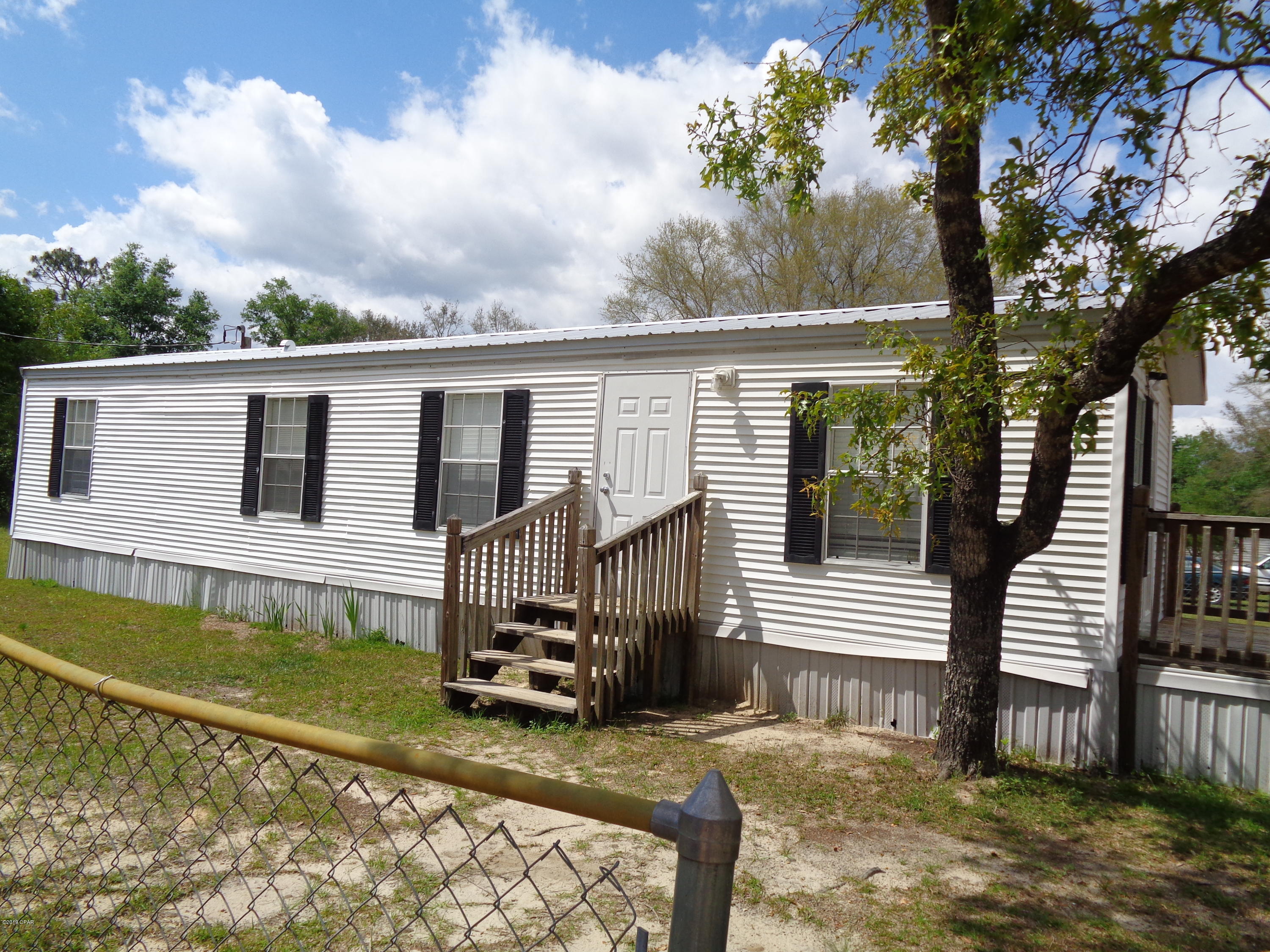 Ready for new Tenant. 2 bedroom 1 bath Single Wide Mobile home. Fenced in yard. Washer and Dryer included.