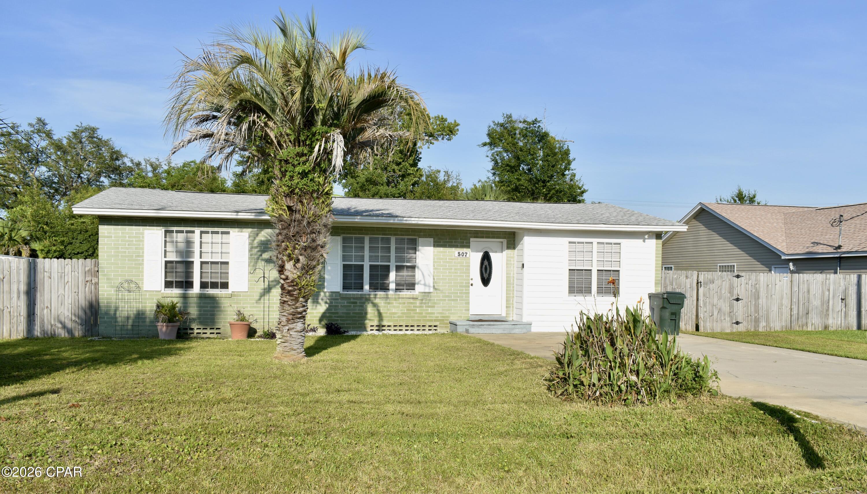 Charming 3-BR Bungalow Near the Bay.
Enjoy easy coastal living in this 3-bedroom, 1-bathroom bungalow, located just a short walk from the bay as well as Leslie Porter Park that provides you with great access to the local boat ramp. Home Features: Mini-Splits units for personalized comfort, mud room, screened porch perfect for relaxing, and a fully fenced backyard. Rest easy knowing the water heater was replaced in 2026, the HVAC in 2024, and the roof in 2023. Situated in a low-risk Flood Zone X area. Perfect as a cozy full-time home, airbnb, or a low-maintenance coastal getaway.