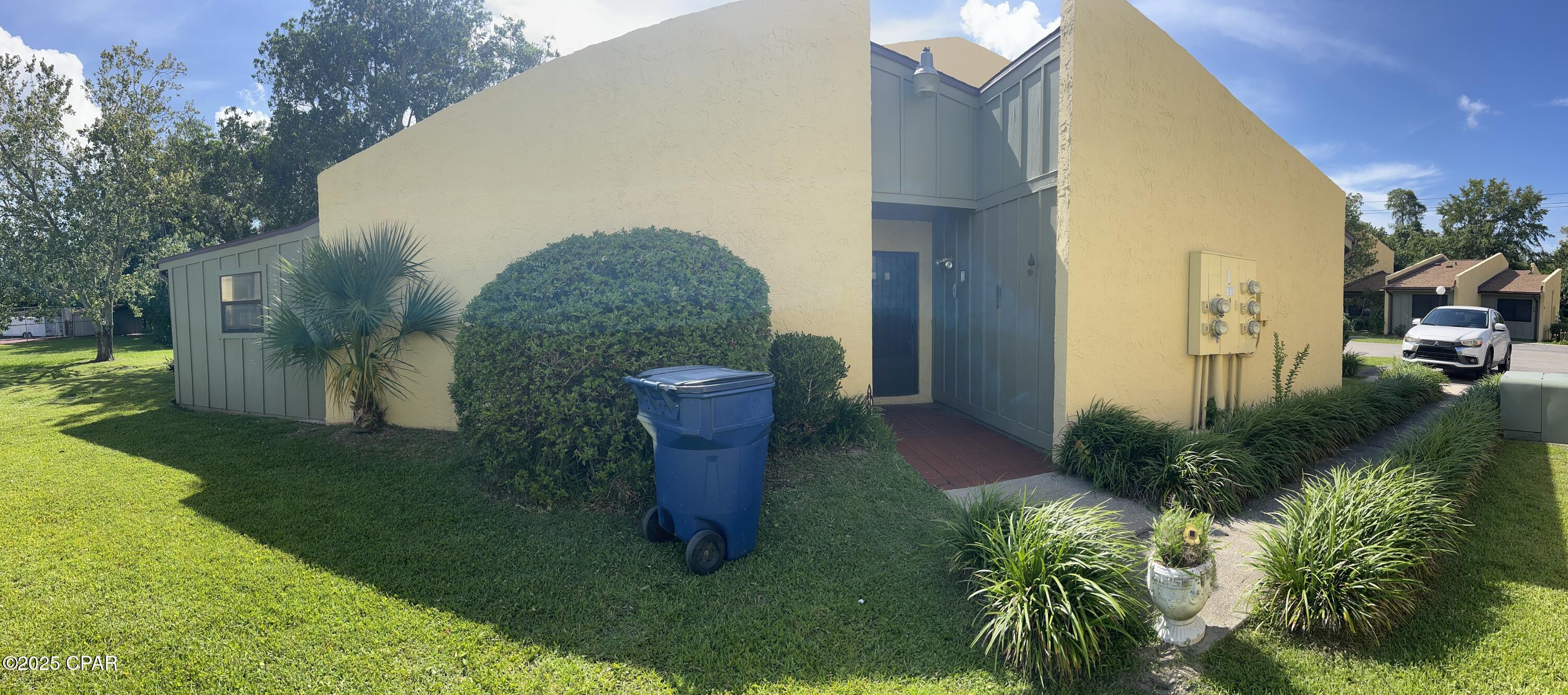 Located less than 10 miles from the Worlds Most Beautiful Beaches. 

This three bedroom 2 full bath unit has tons of potential with easy access to a community pool and tennis courts. 

Very spacious and open living room.
Includes an attached extra breeze way that would be perfect for a game room or extra storage. 

Unit would also make a tremendous rental .