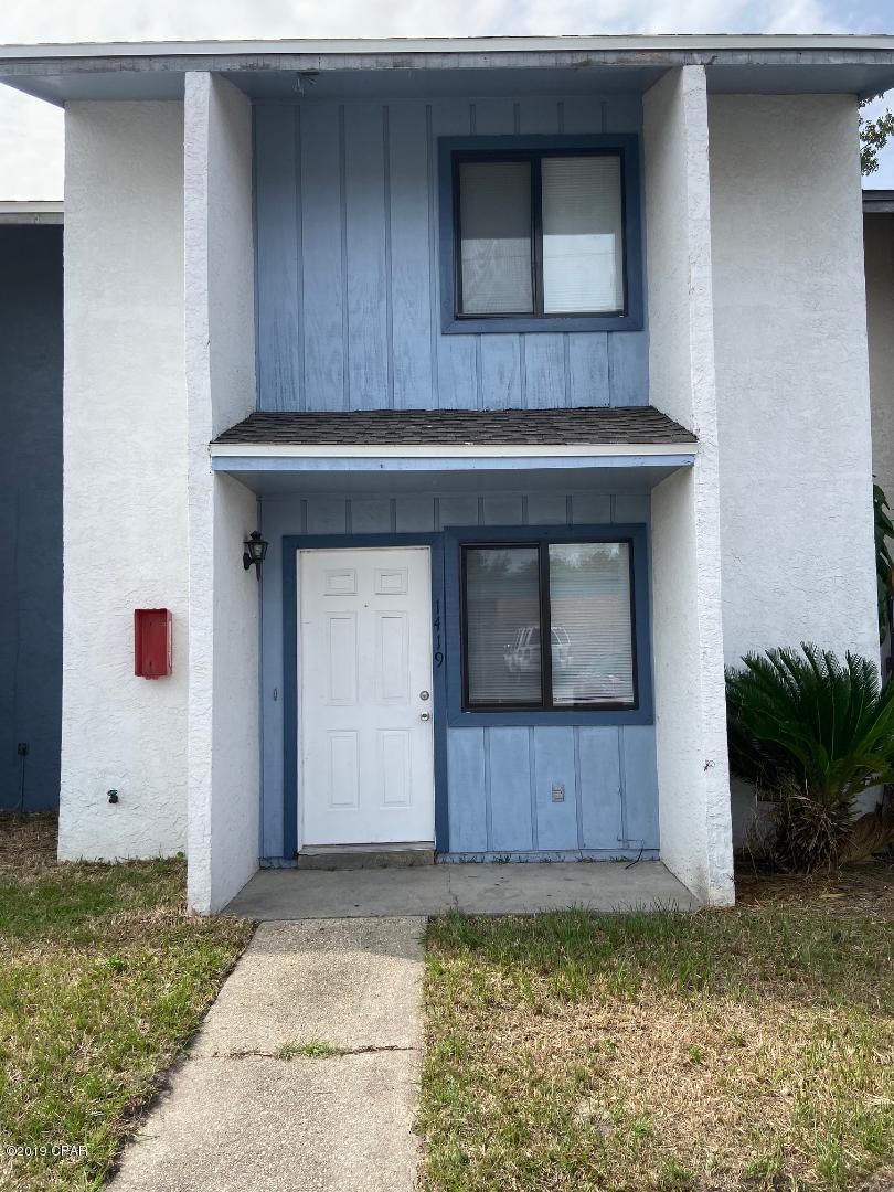 2bd 1.5ba townhouse across from Cedar Grove Elem, just off 15th St. Remodeled after Hurricane Michael -flooring, paint, granite counters, kitchen cabinets, privacy fence. Features microwave & dishwasher. W/D hook-up. Easy commute to dwtn & TAFB. Sorry No Pets. Must view before applying.