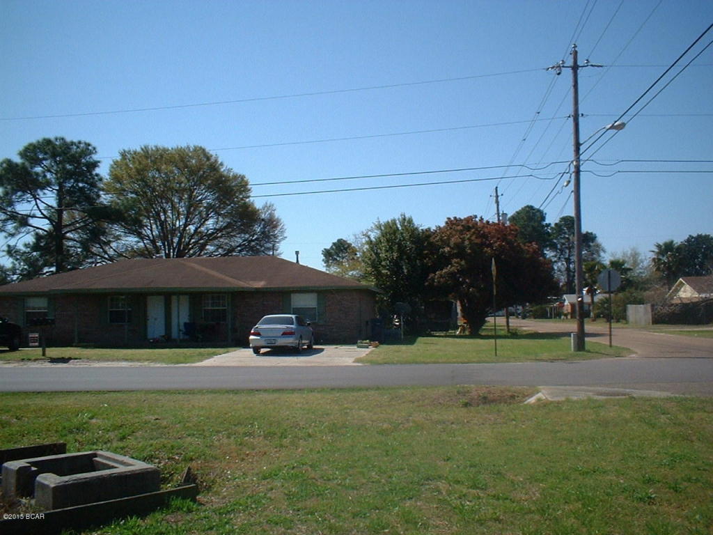 This unit is centrally located and close to the college and features include an open floor plan, stove, refrigerator, dishwasher, utility room with washer& dryer connections, central heat&air and is small pet friendly with a paid fee. Work in progress-should be ready first part of December.