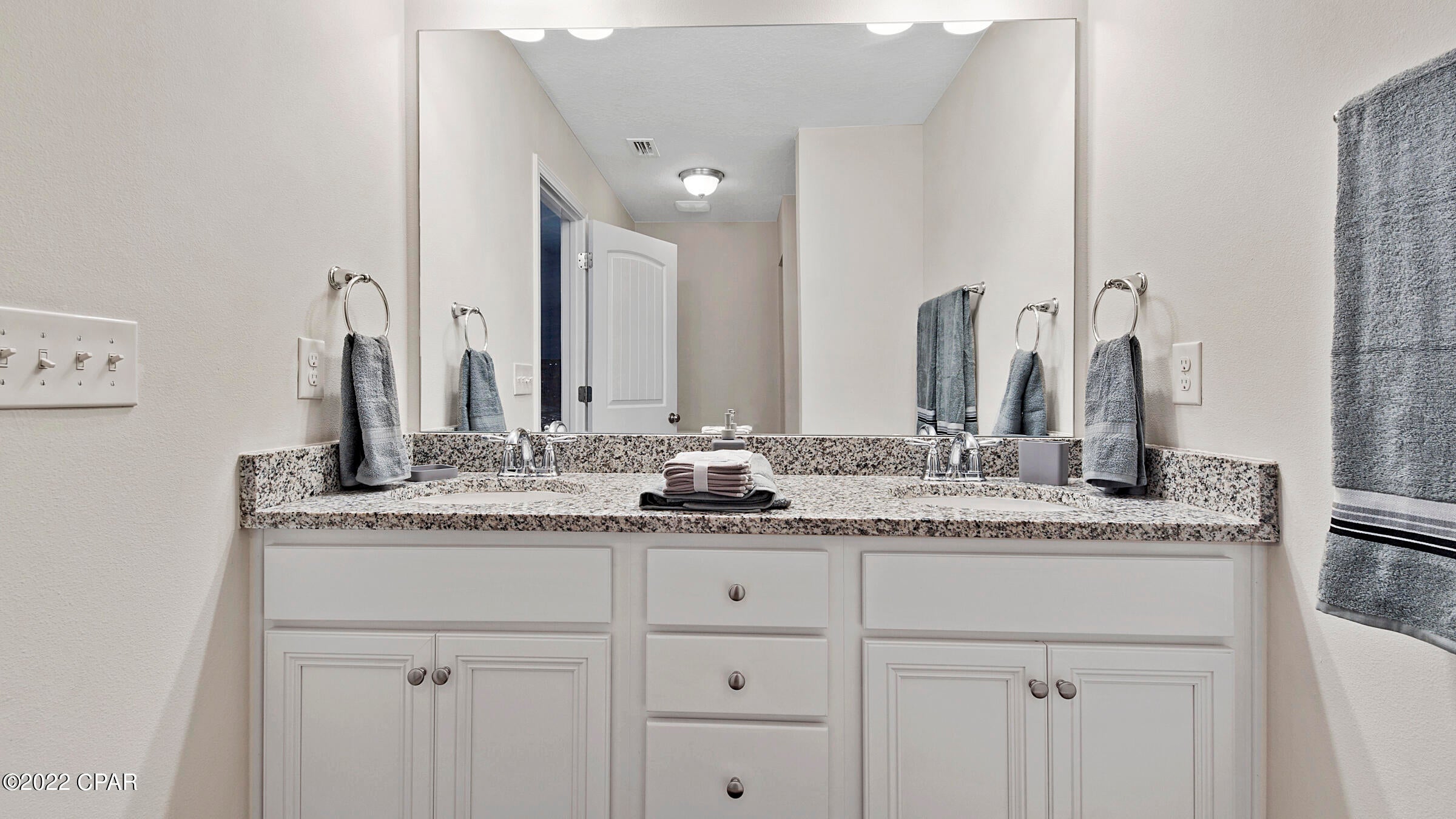 Hathaway Townhomes - Residential Lease