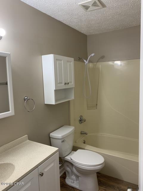 Towne & Country Lake Estates - Residential Lease