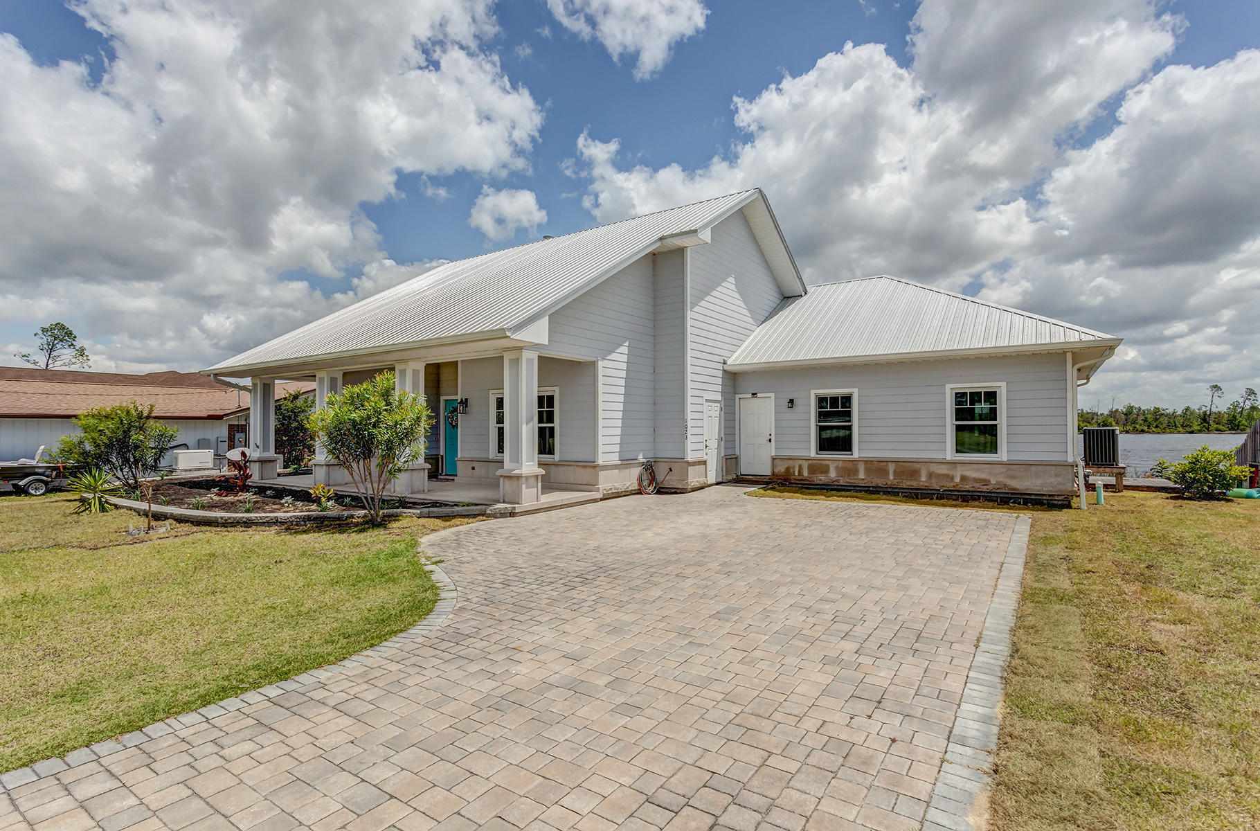 College Point 1st Add - Residential