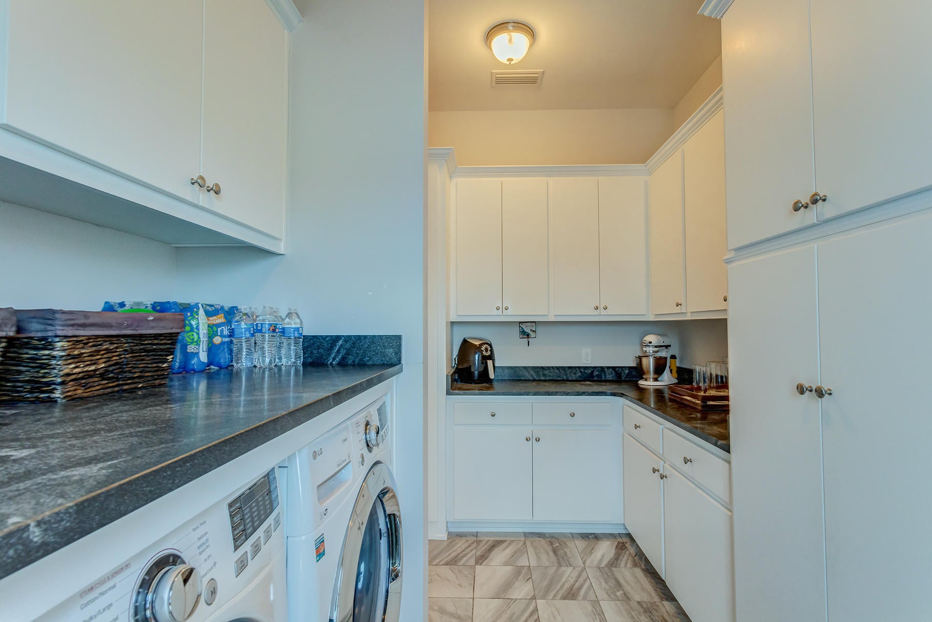 College Point 1st Add - Residential
