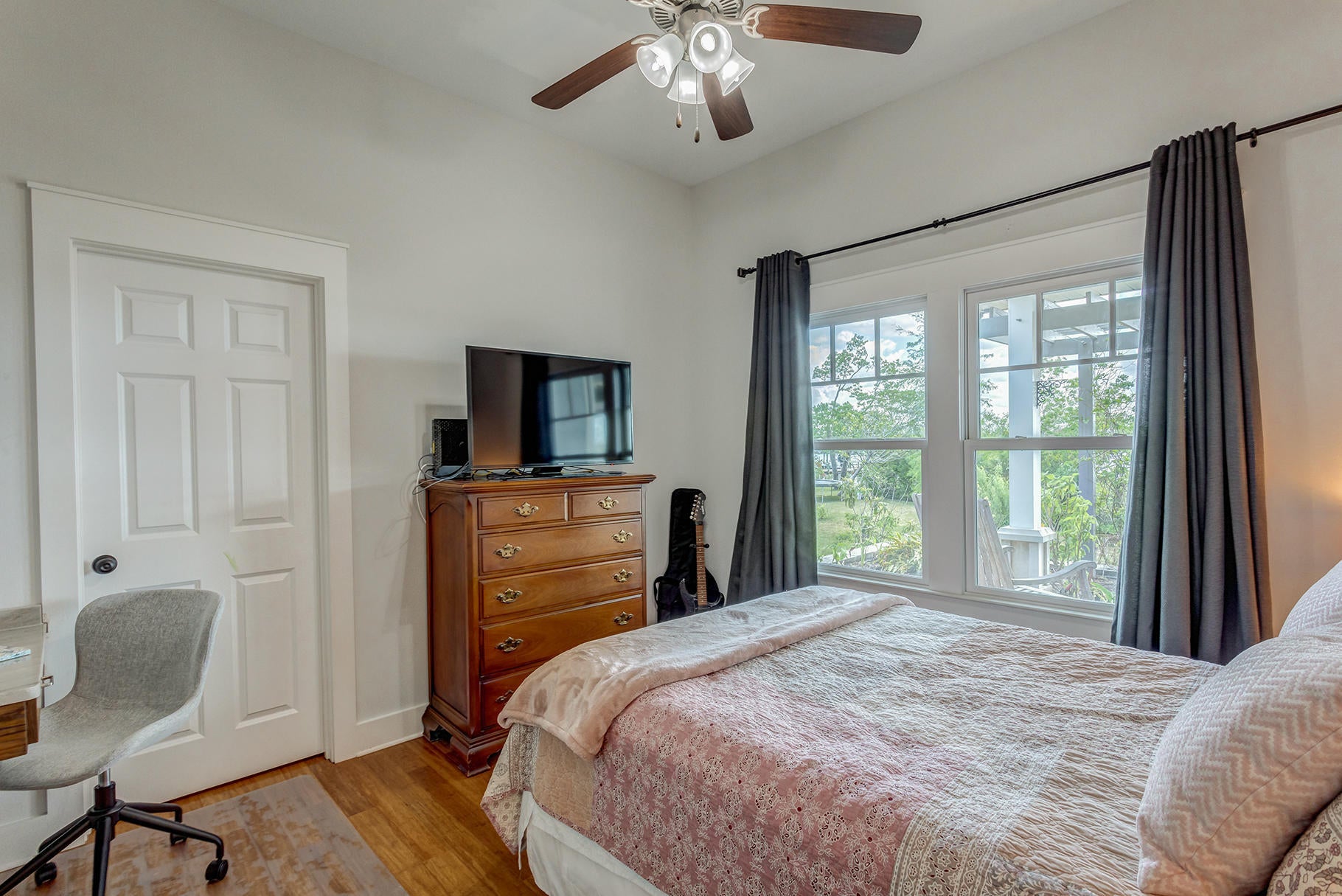 College Point 1st Add - Residential