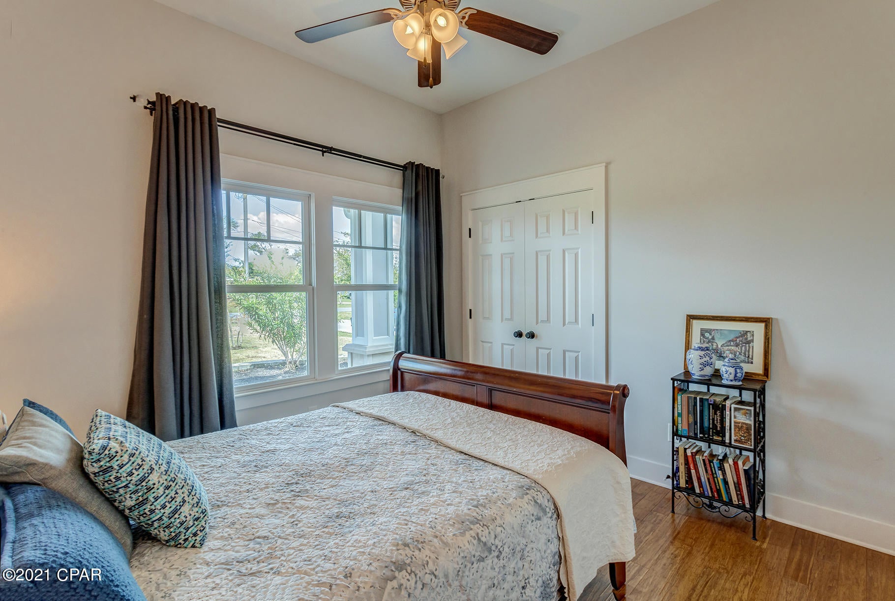College Point 1st Add - Residential