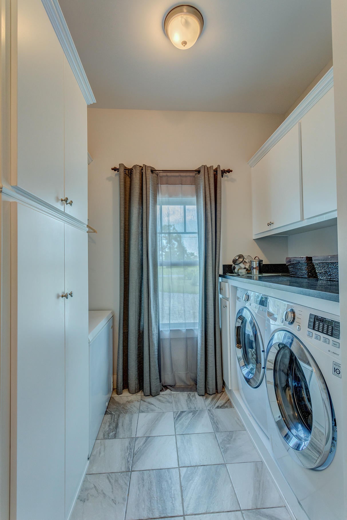 College Point 1st Add - Residential