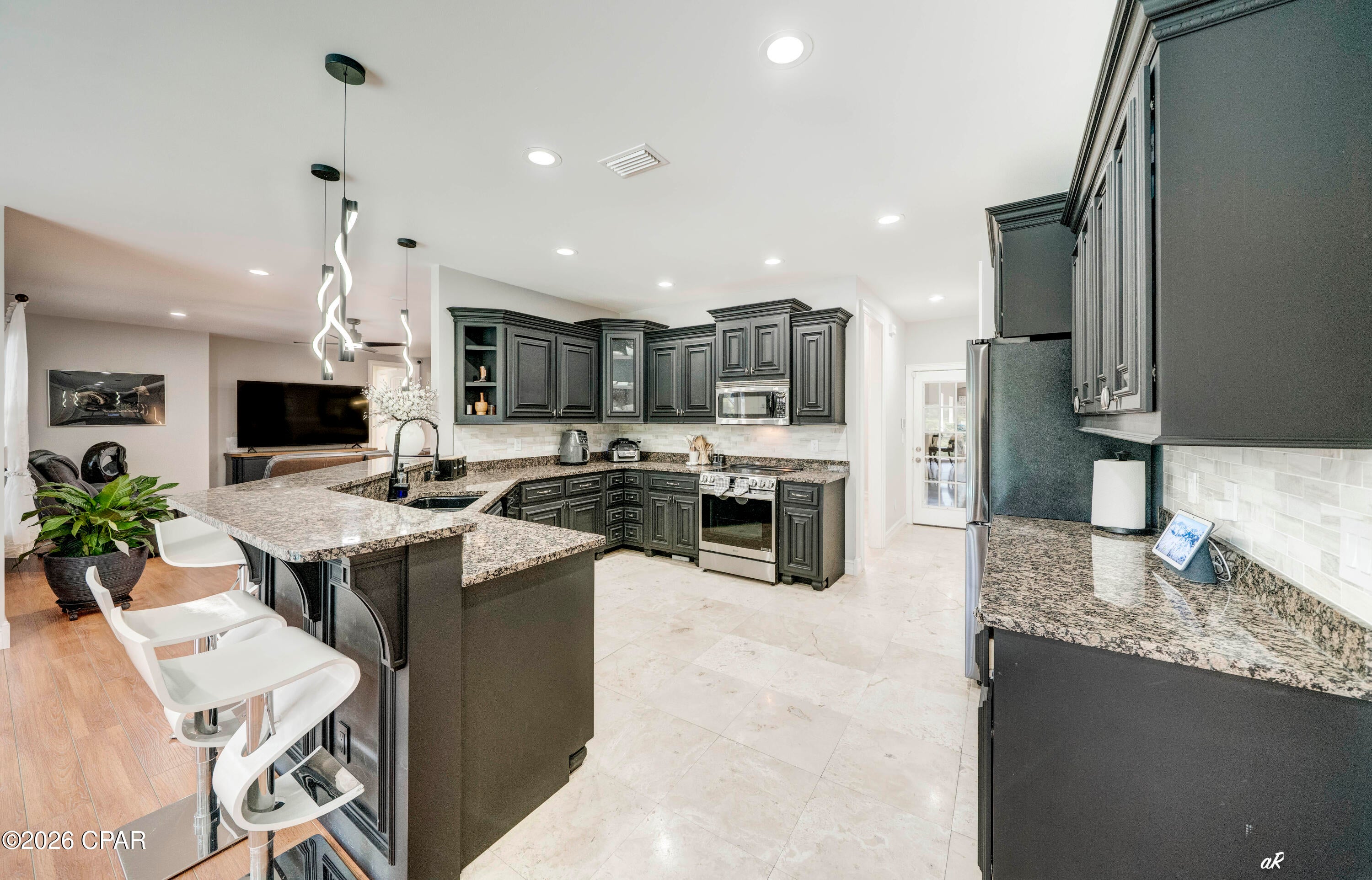 Colony Club - Residential