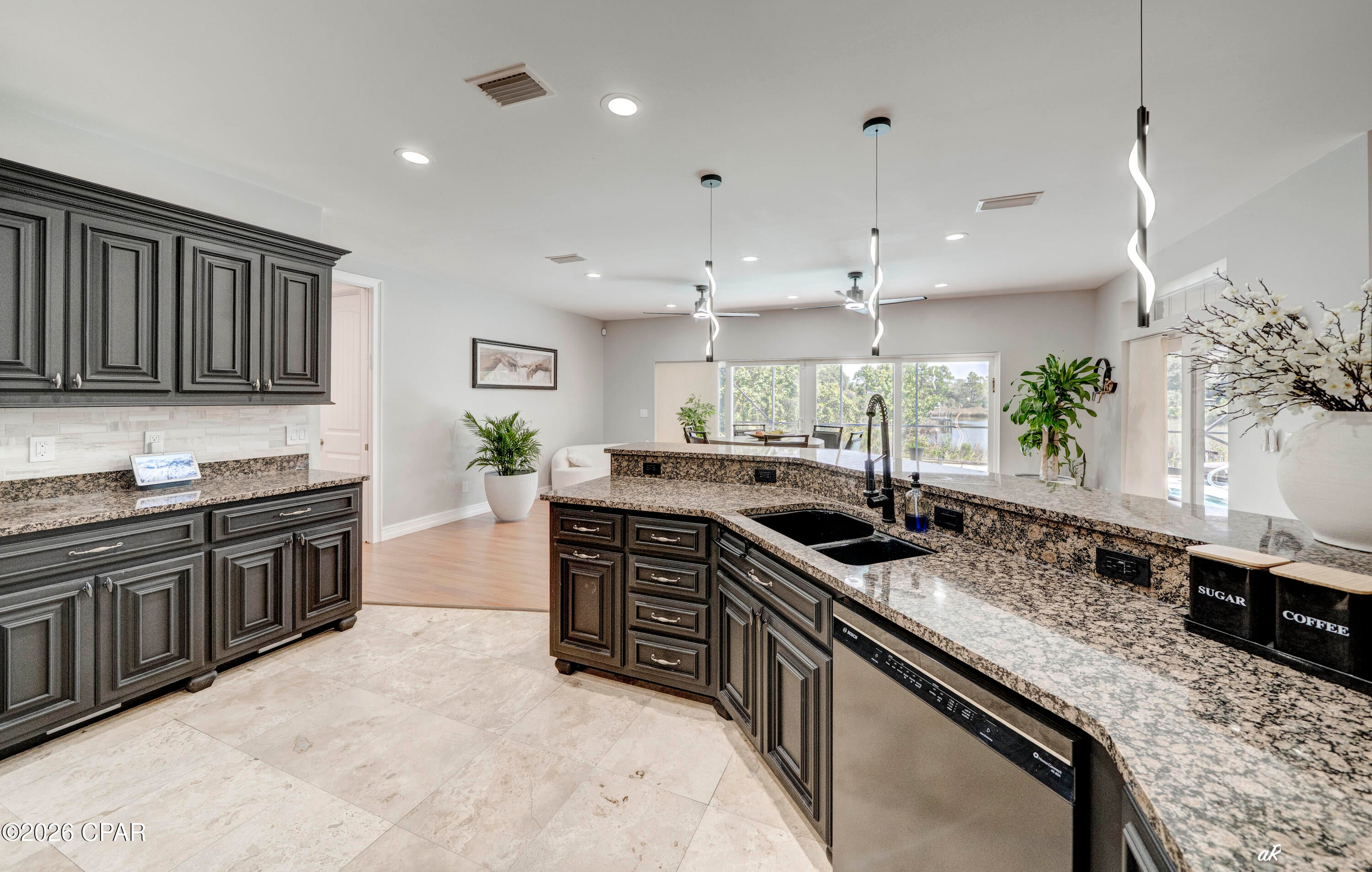 Colony Club - Residential