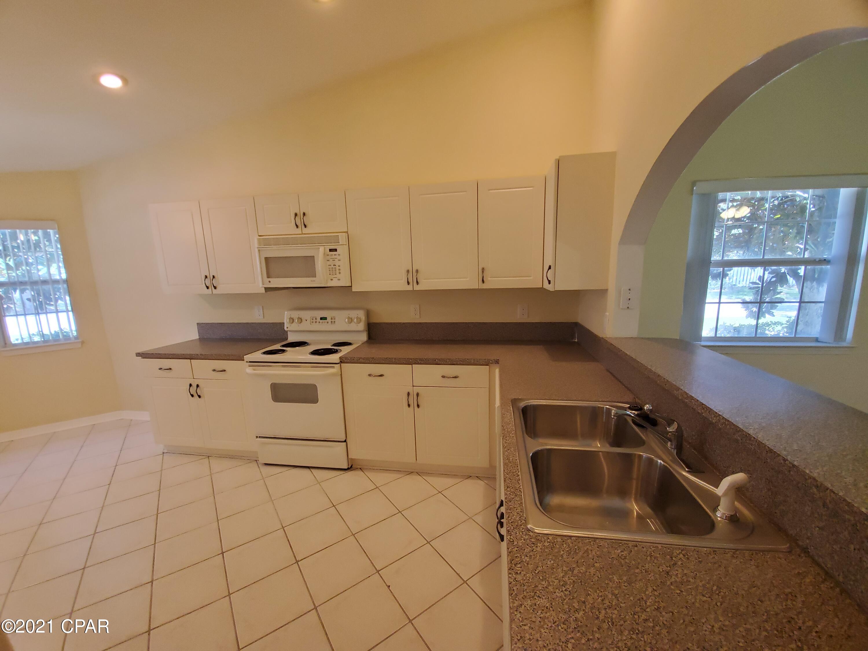 Palm Cove Phase III - Residential Lease