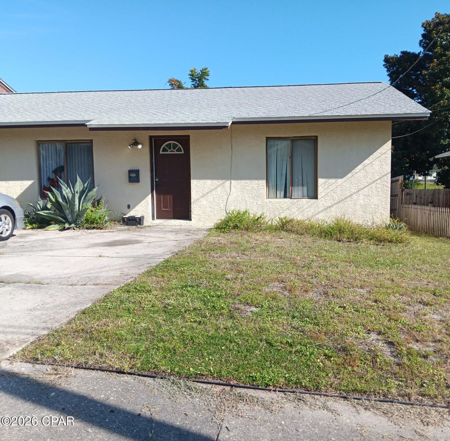 Welcome to this efficient 3Bed/2Ba duplex unit in The Cove offering practical living in the heart Panama City, FL!

The layout includes a breakfast bar in the kitchen, a laundry/utility room, and ceiling fans throughout. A covered front and rear entry lead to a back deck and a fenced backyard for outdoor use. This unit combines functional indoor space with usable outdoor areas in a convenient setting!

Located in The Cove, just minutes from downtown and Historic St. Andrews, this unit is practical while offering close proximity to shopping, dining and attractions!

----------------------------------------------------------------

*ALL pets are subject to owner approval & non-refundable fees.*