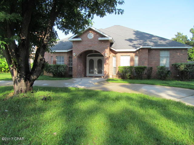 Lovely 3 bedroom, 2.5 bath home located on corner lot. Features include 3 car garage, circular driveway, great room, formal dining and covered patio for entertaining. Kitchen has large island with tile floors, wood flooring in living, dining and great room with fireplace, master suite features separate shower and tub, fenced backyard. Sprinkler system on well.