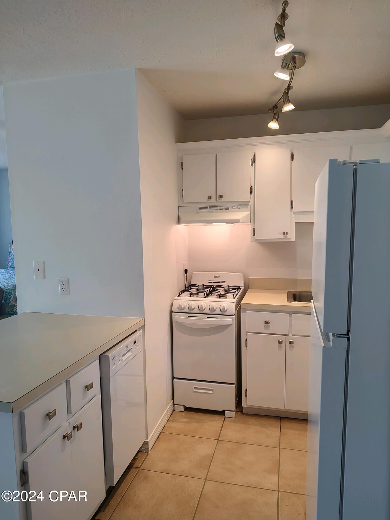 Pirate's Cove Inlet Condo Ph 3 - Residential