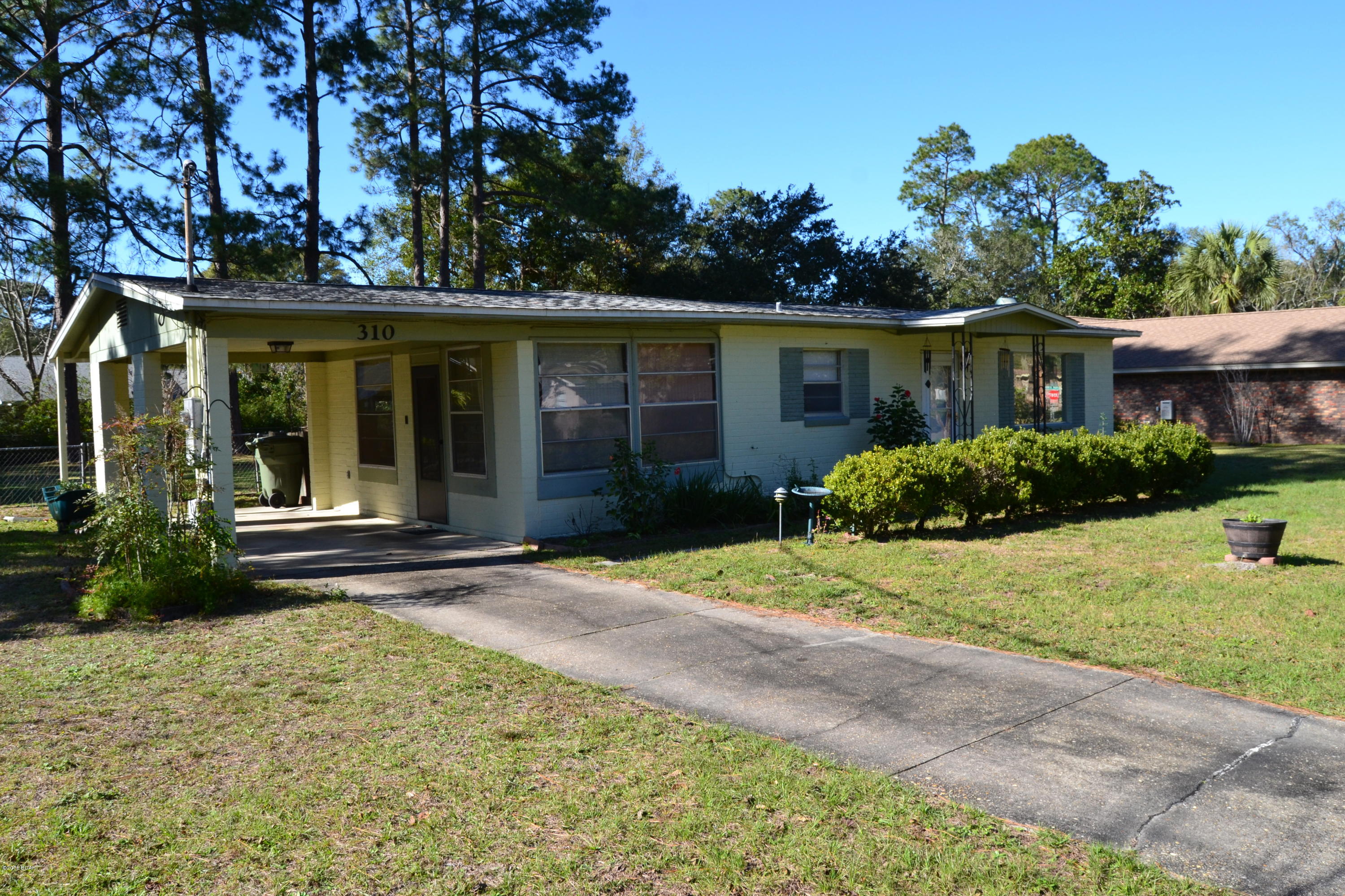 Cozy single family home in Bay Park Manor, just seconds from North Bay in Lynn Haven. This furnished home sits on a large lot and features 3 bedrooms, 2 bathrooms and is approximately 1152 sqft. Seller is motivated.